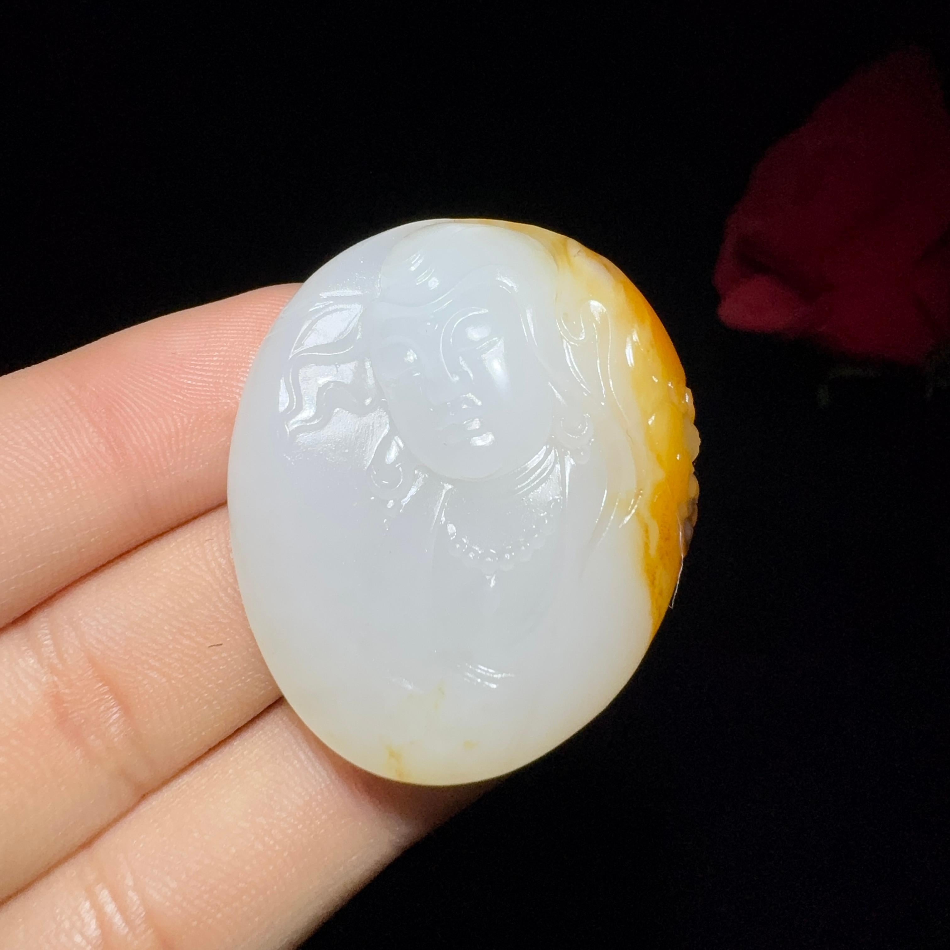 精品和田玉籽料观音挂件（20.9g）