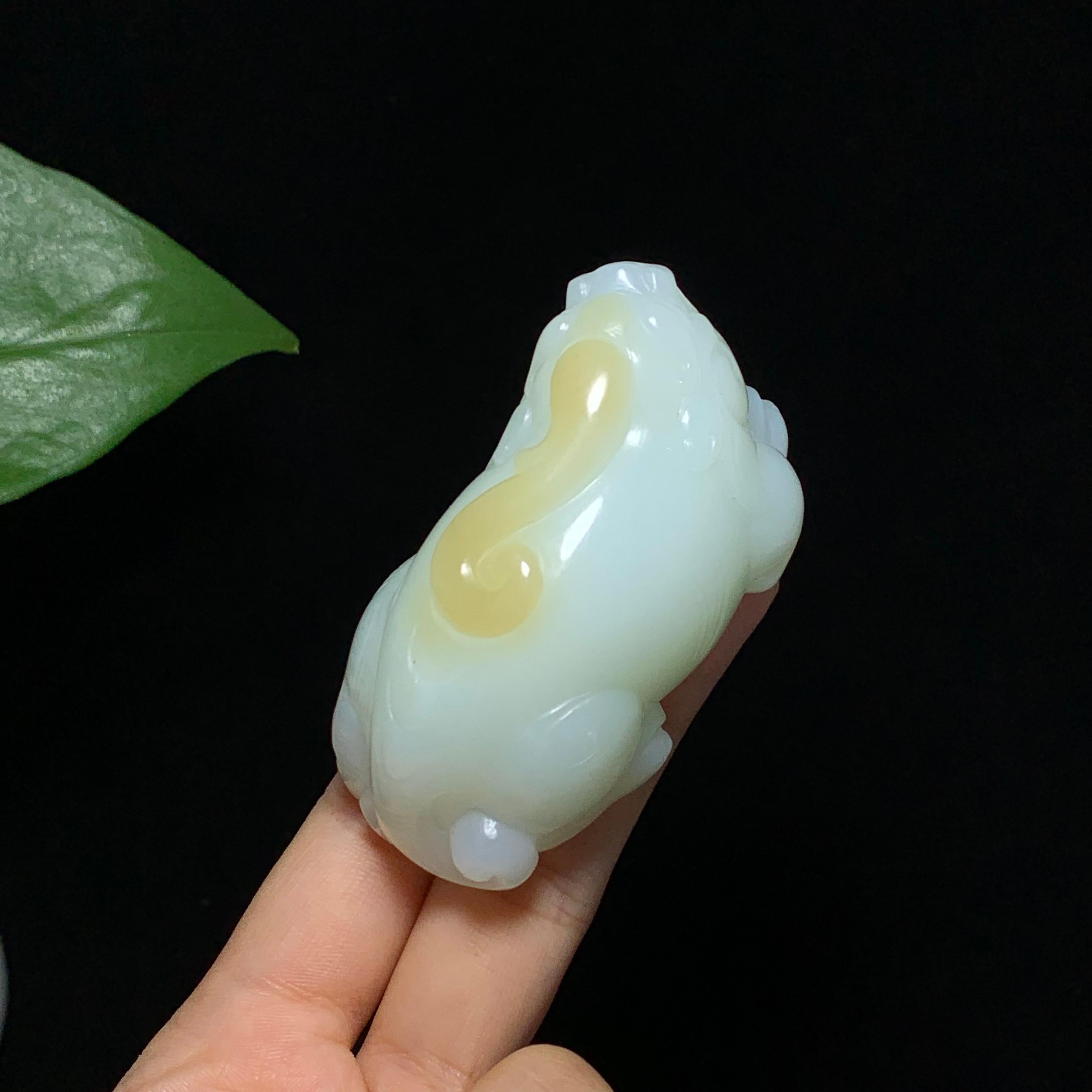 收藏级新疆且末金山糖白玉貔貅手把件（124.0g）
