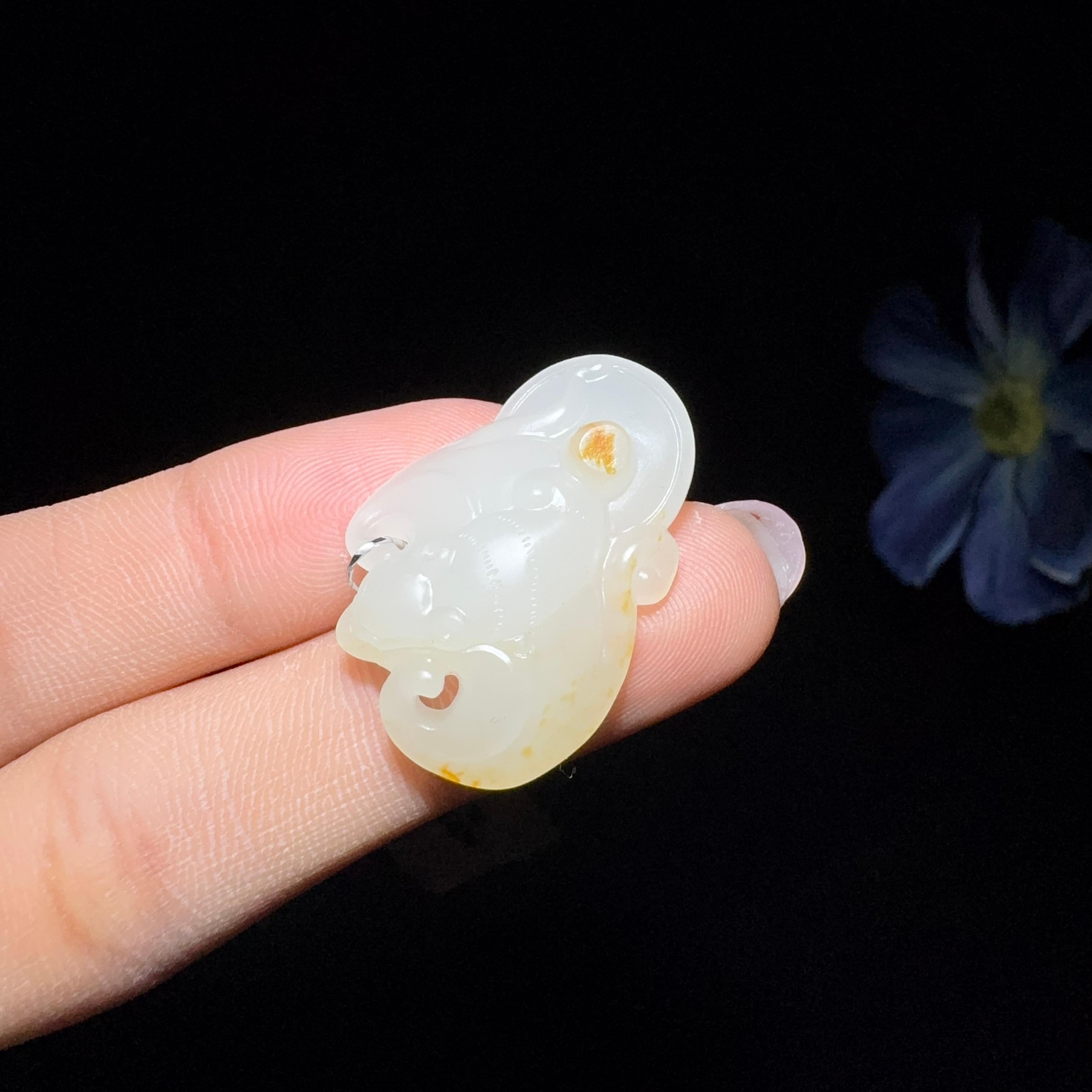 和田玉籽料挂件福在眼前（5.5g）