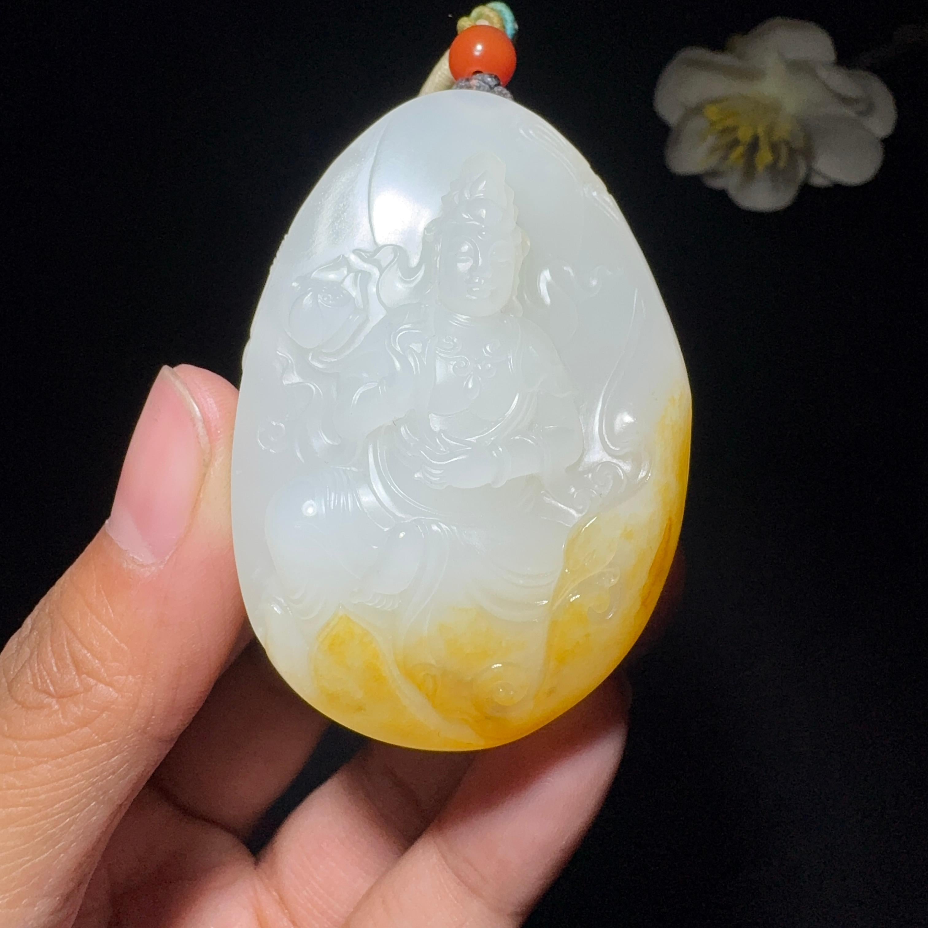 籽料雕件– 厚德载玉