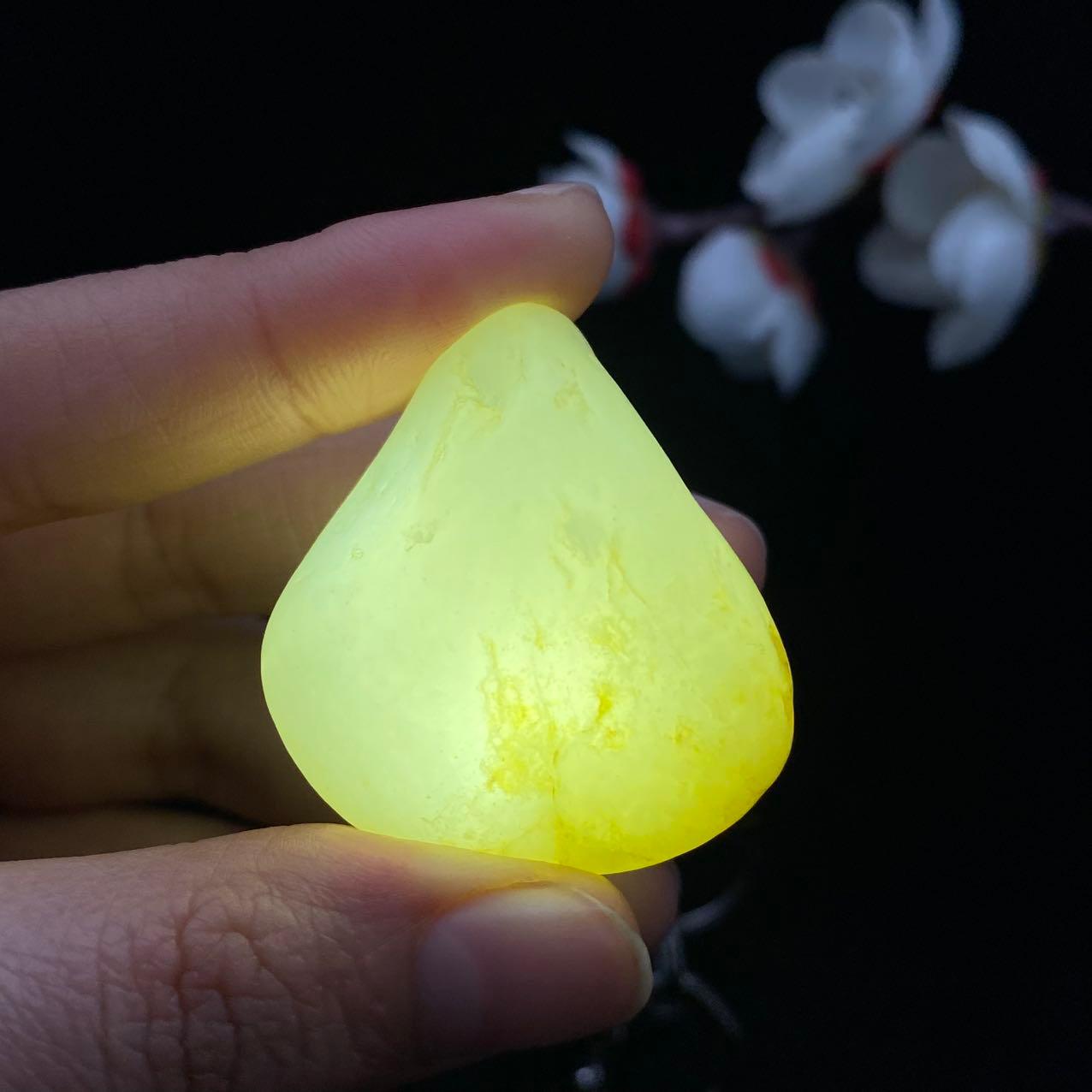 【超值推荐】和田玉洒金皮籽料（25.2g）