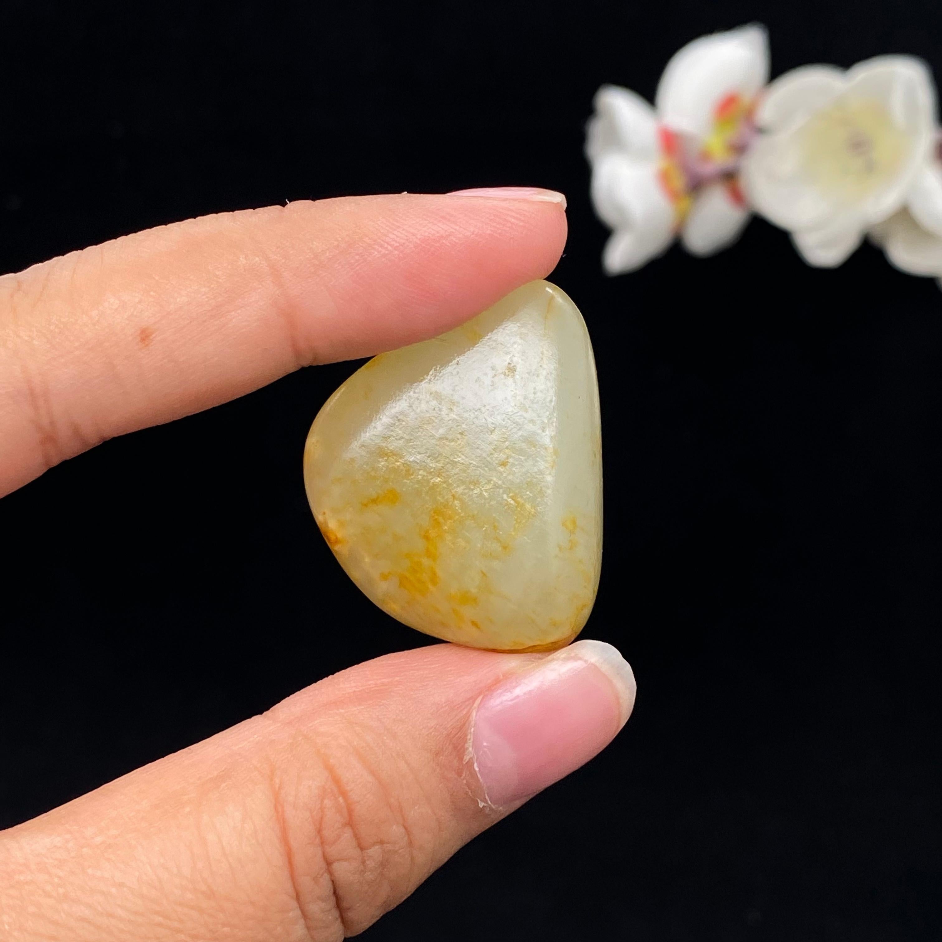 【超值推荐】和田玉洒金皮籽料小挂件（16.2g）