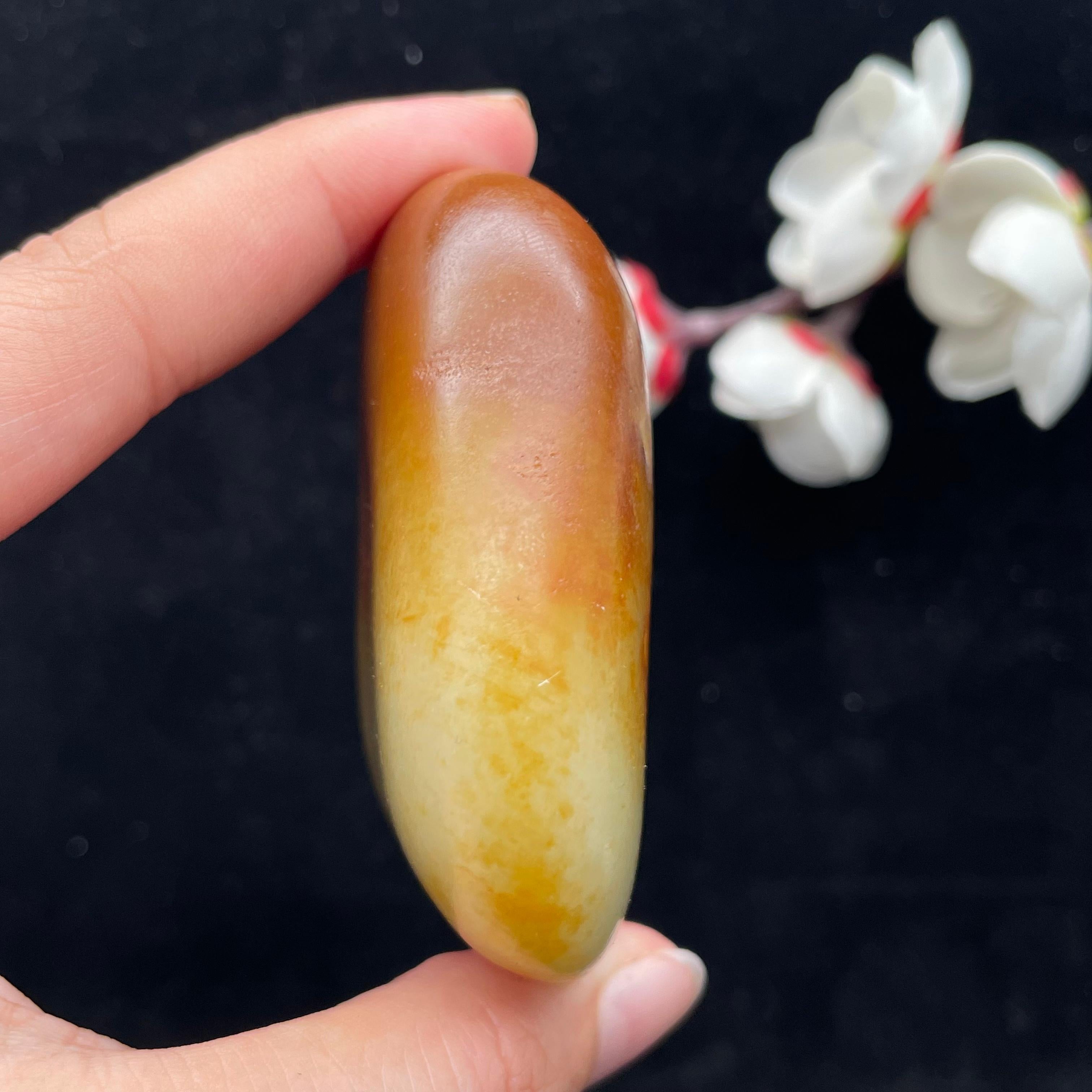 和田玉聚红皮籽料手把件（165g）
