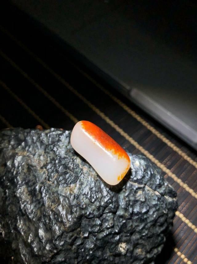 红皮白肉籽料原石