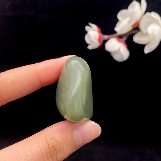 和田玉青玉籽料原石（31.2g）