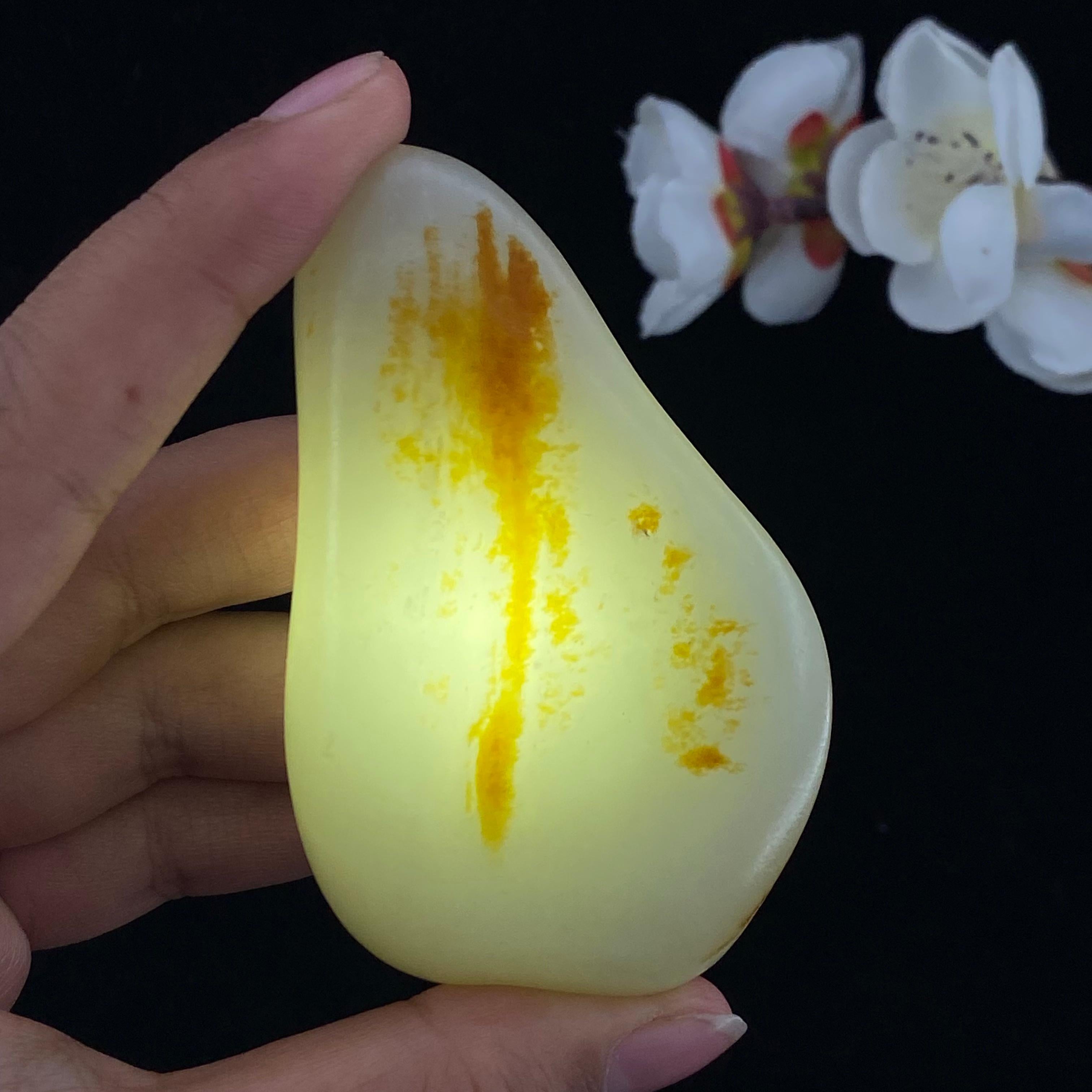 和田玉洒金皮籽料原石（105g）