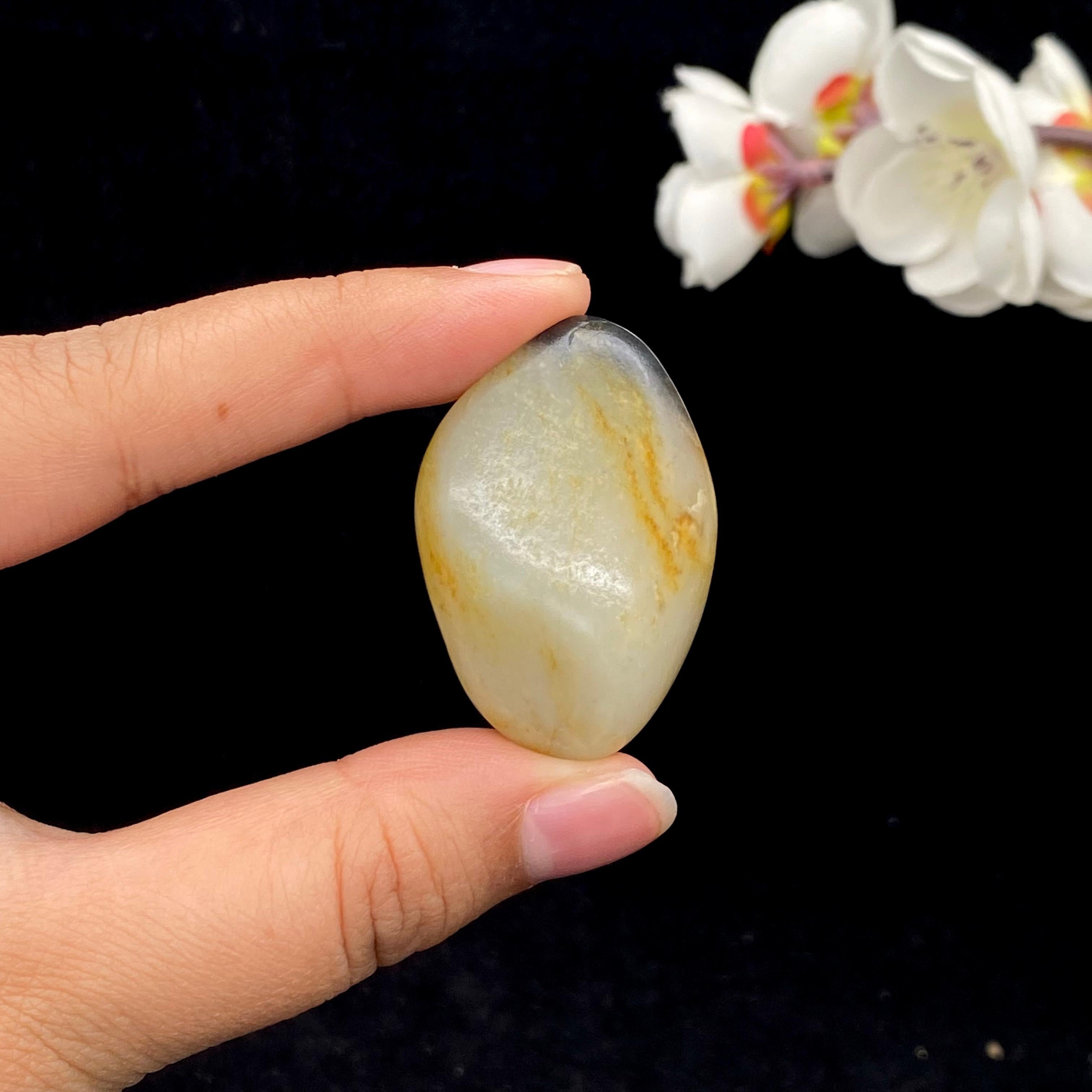 【超值推荐】和田玉黄皮青花籽料挂件（30.4g）