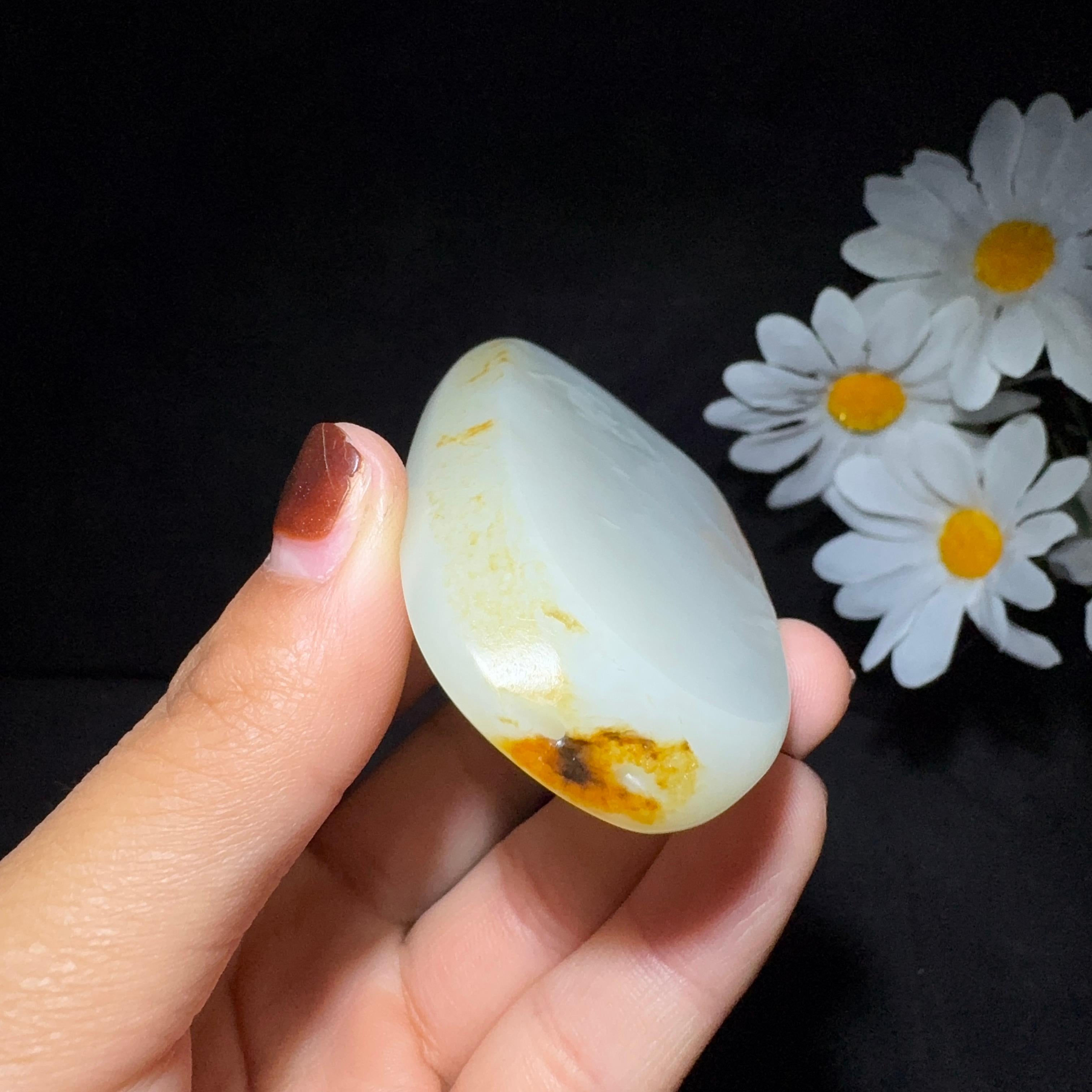 和田玉籽料莲花观音（89.6g）