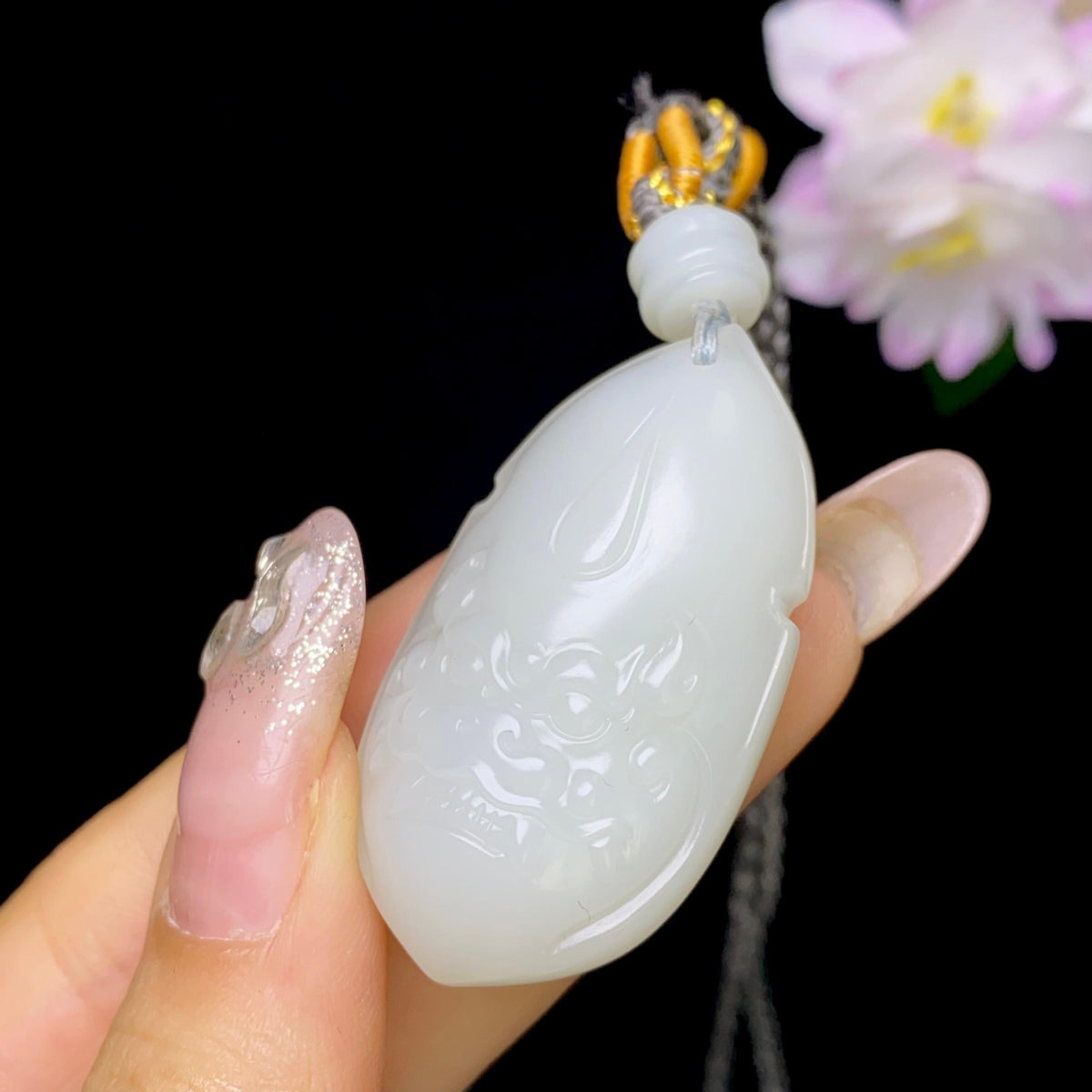 和田玉米达料白玉兽面（22.3g）