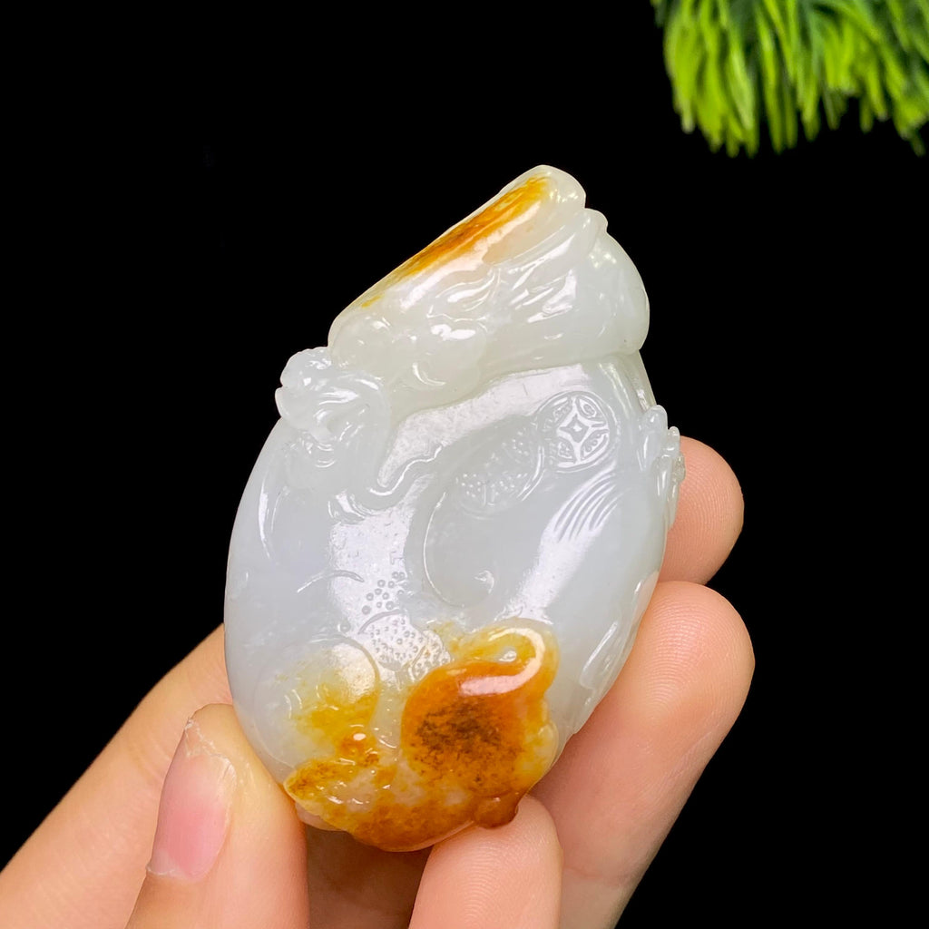 和田玉籽料龙行天下（51.5g）
