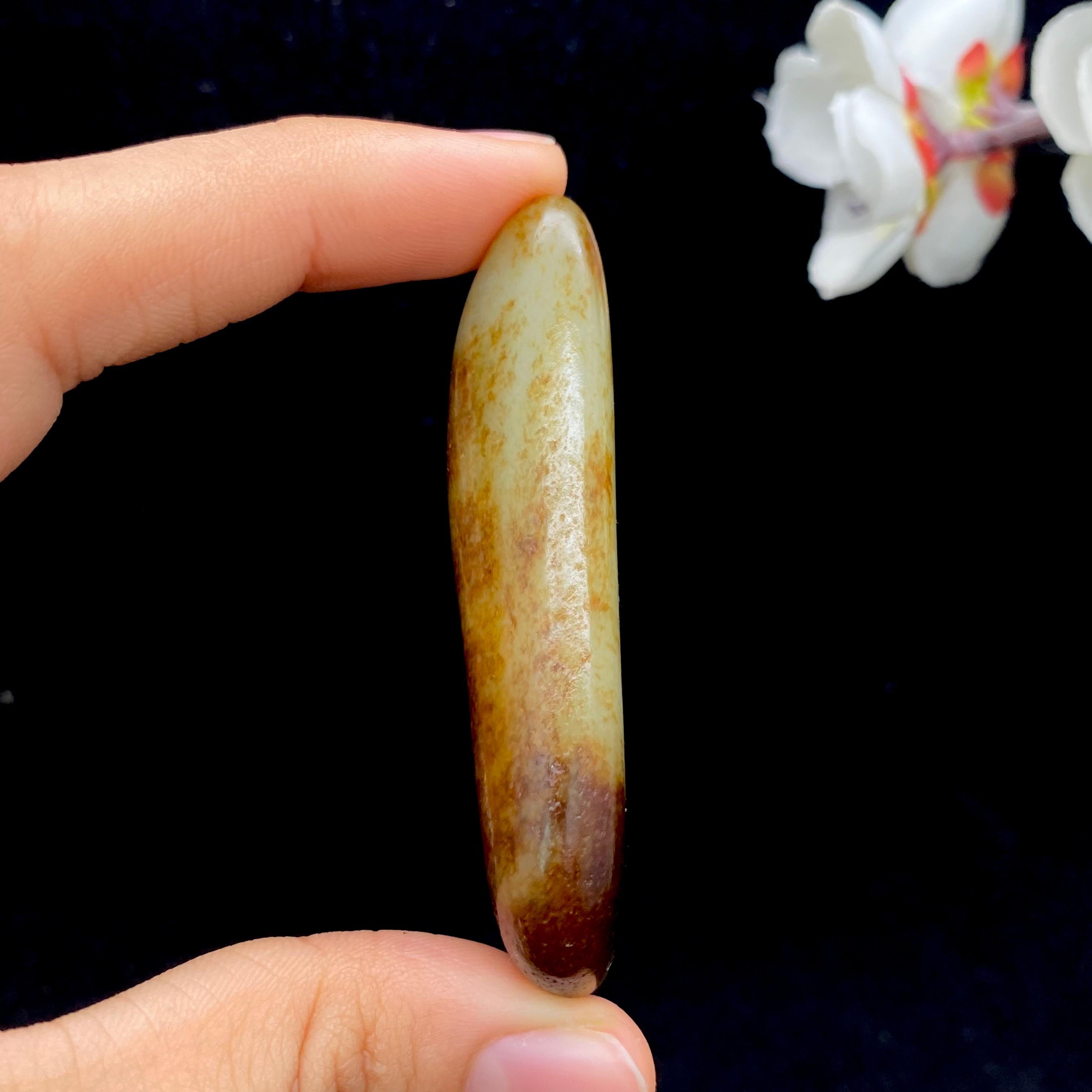 和田玉聚红皮籽料挂件（43.8g）