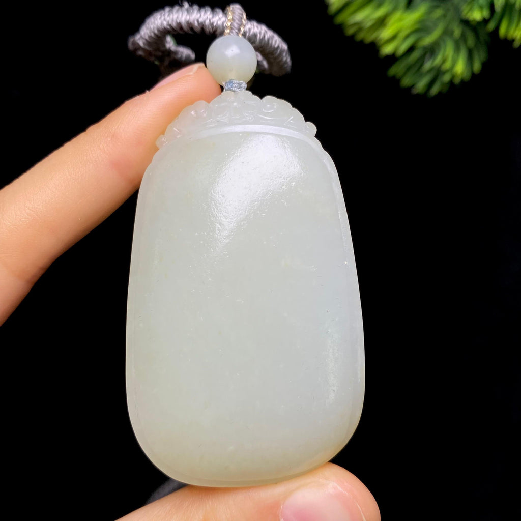 秒杀和田玉籽料无事牌（47.5g）