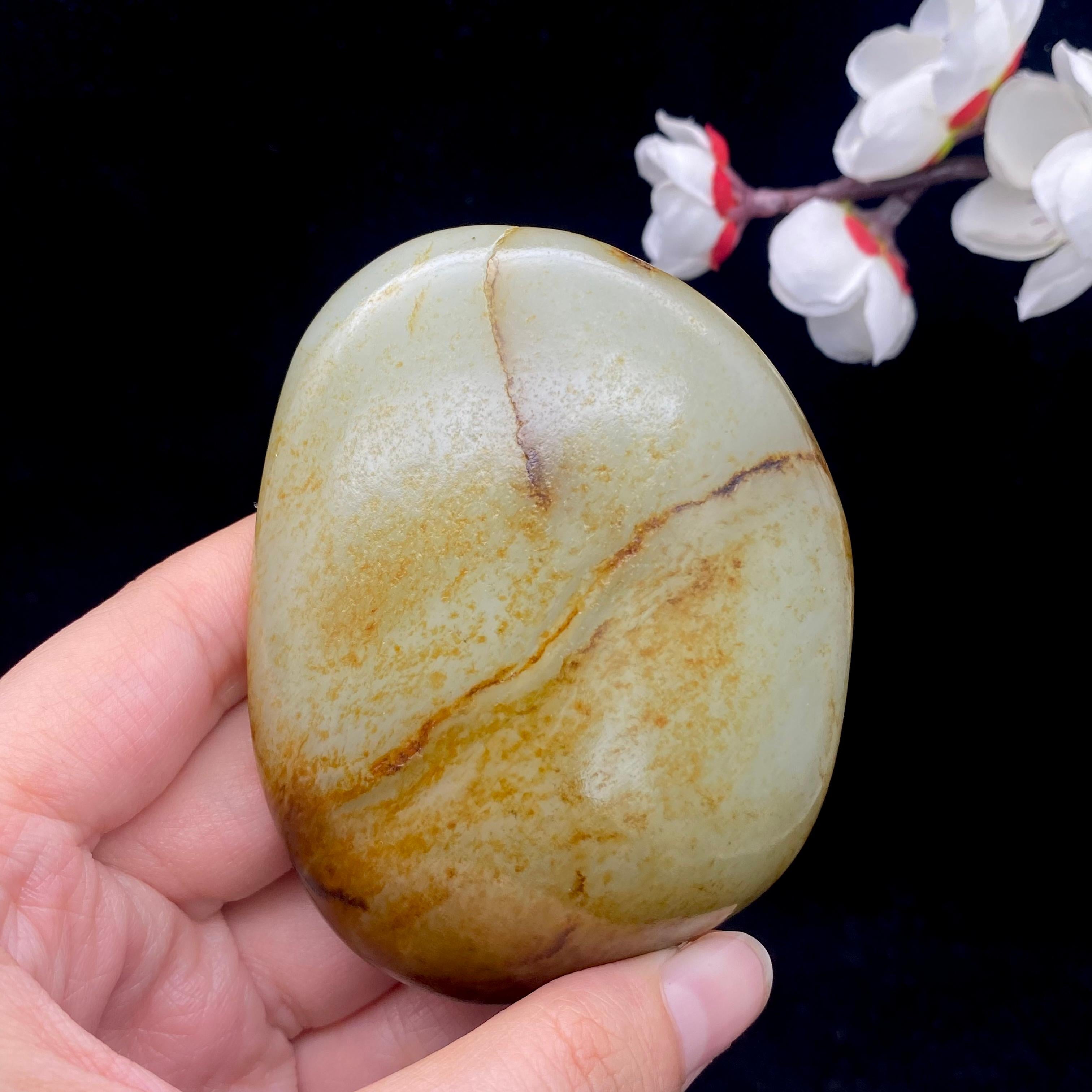 和田玉洒金皮籽料原石（194g）