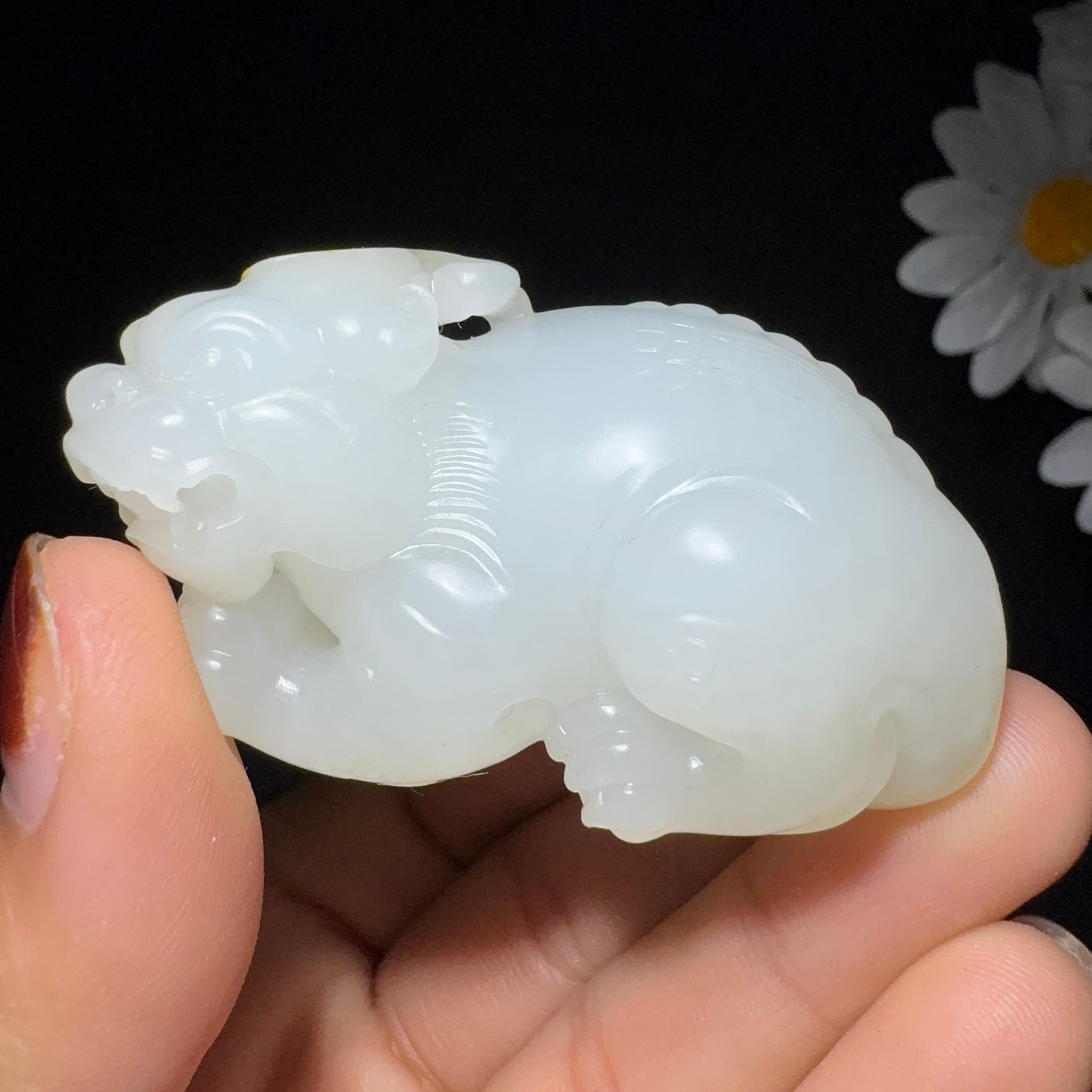 和田玉籽料手把件貔貅（76.2g）