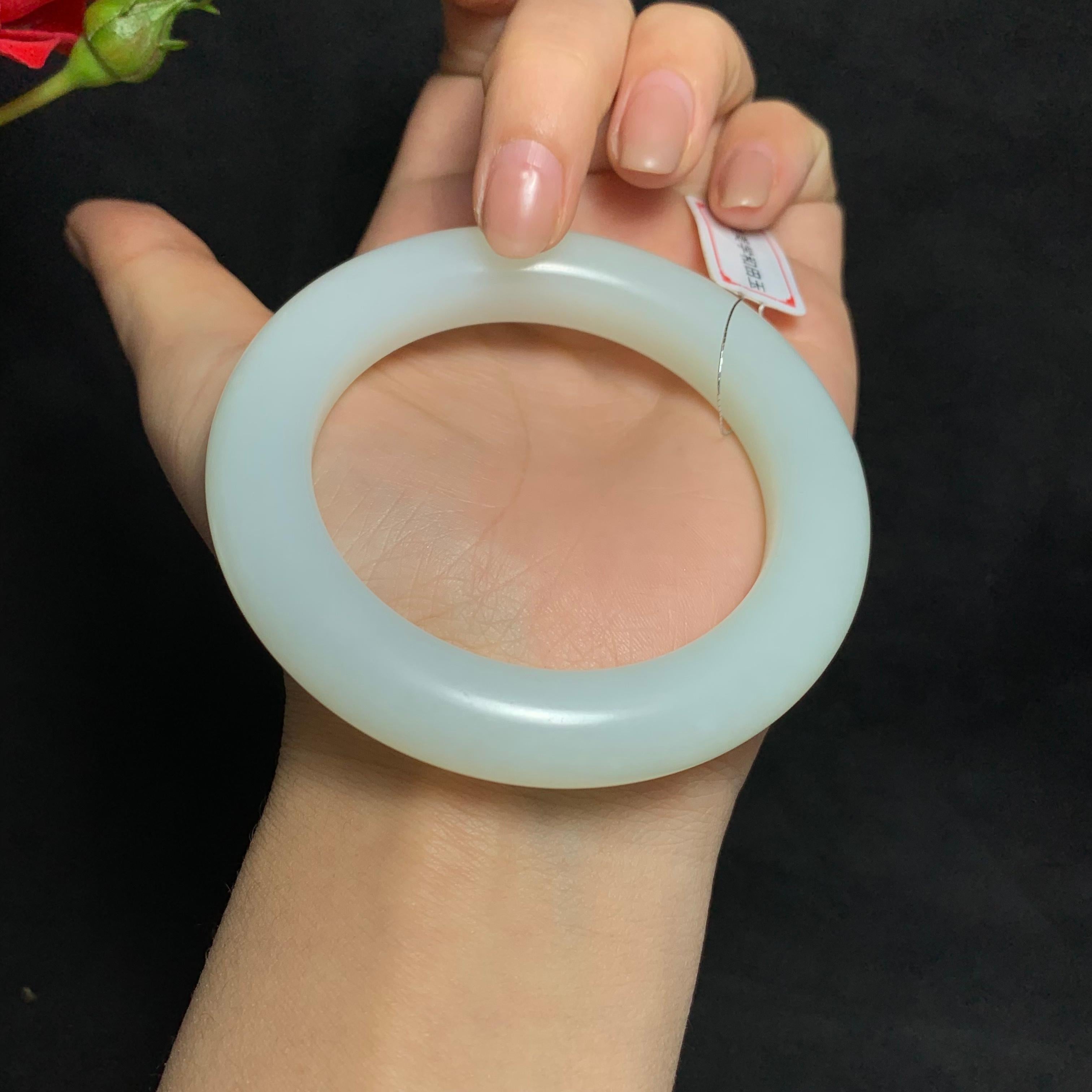 精品和田山料羊脂白玉手镯（75.0g）