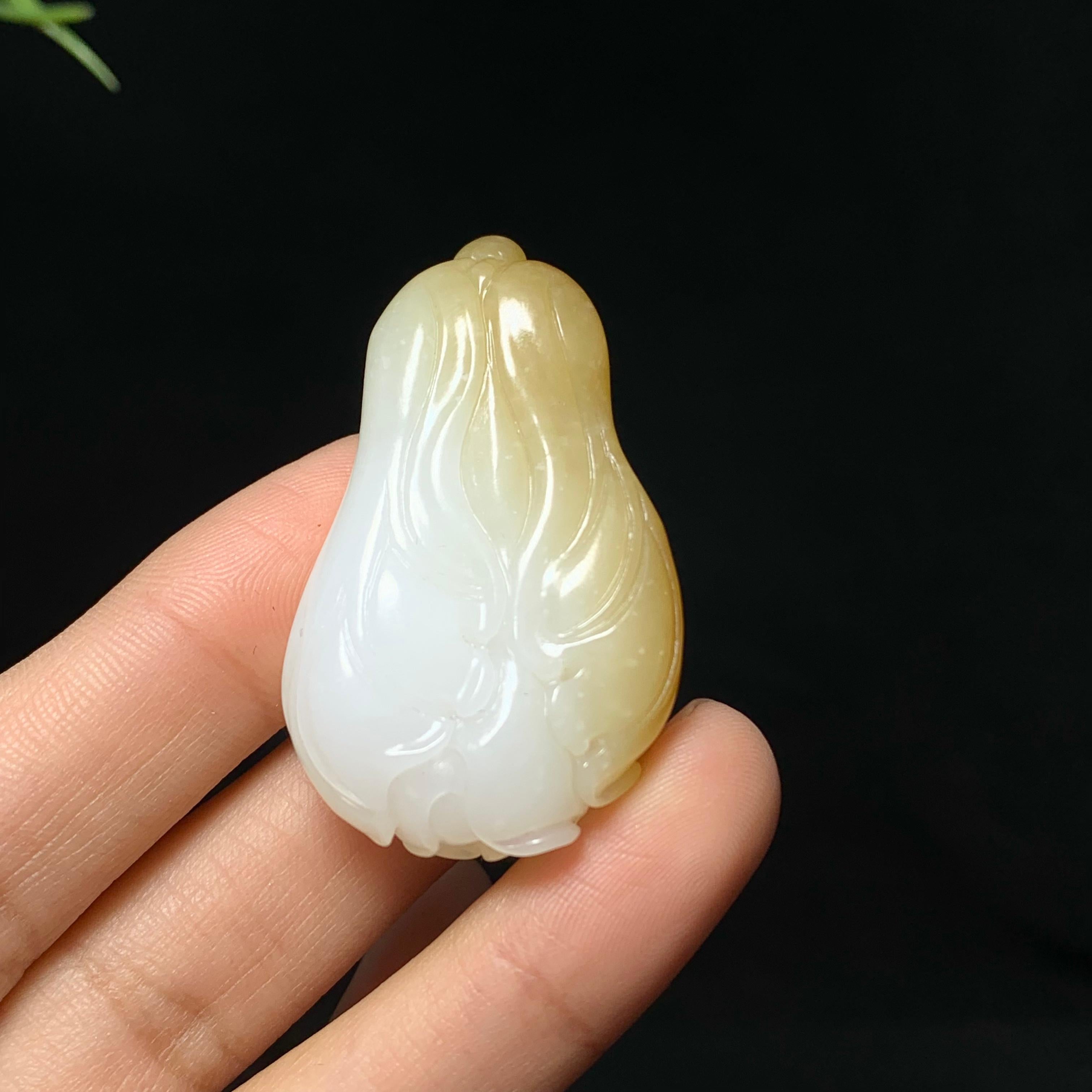 高品质新疆且末糖白玉白菜挂件（23.7g）
