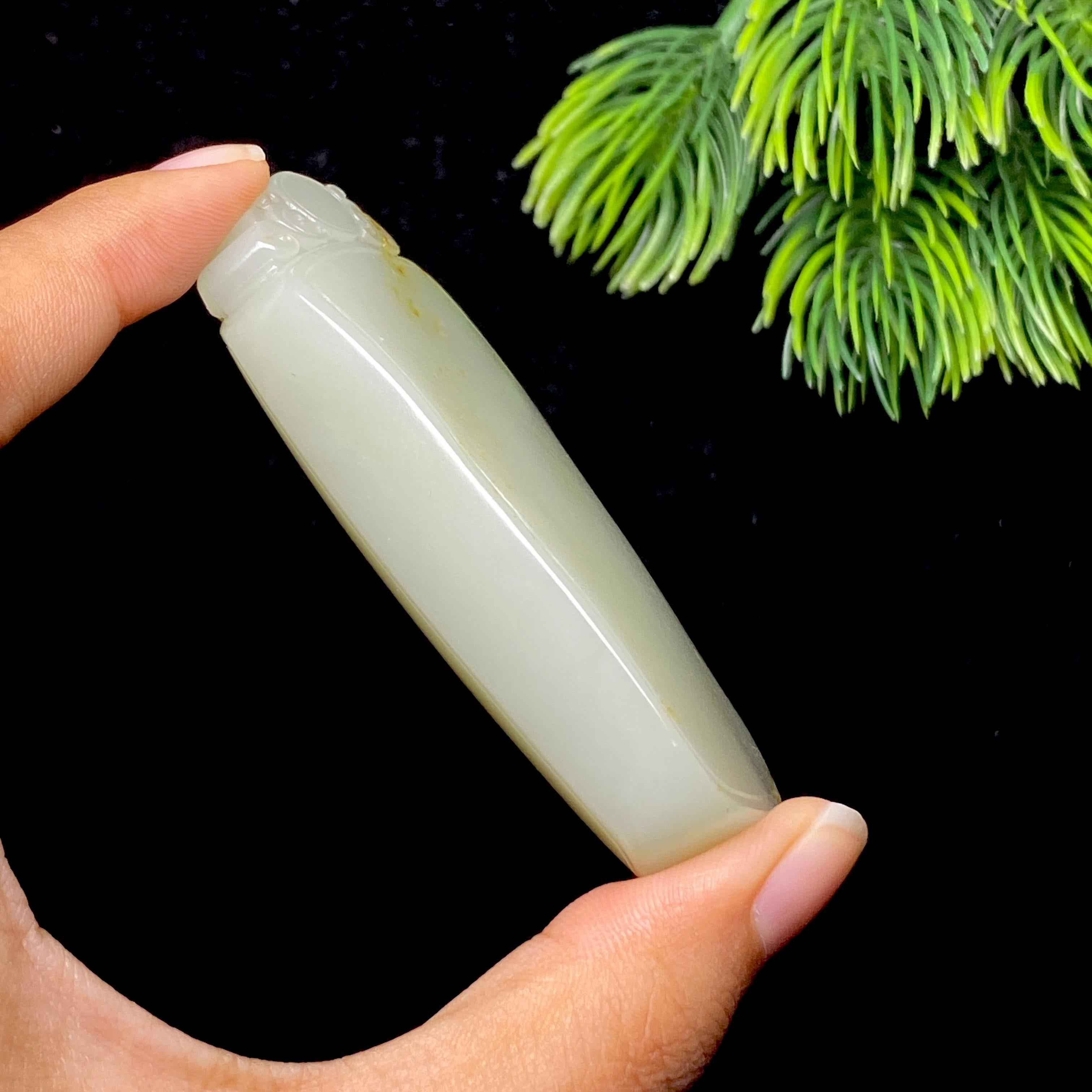 和田玉籽料无事牌（88.5g） – 厚德载玉