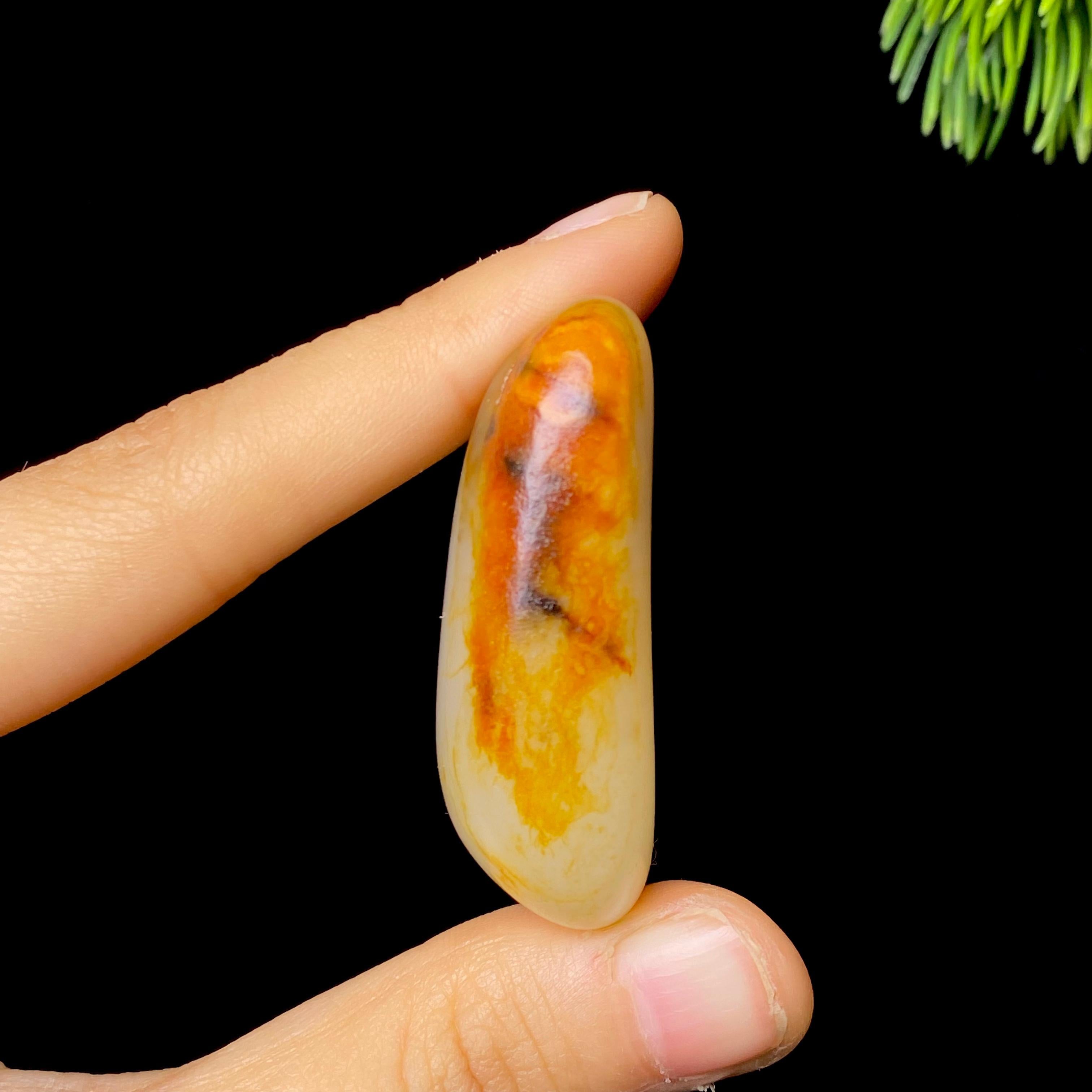 和田玉红皮籽料（32.4g）