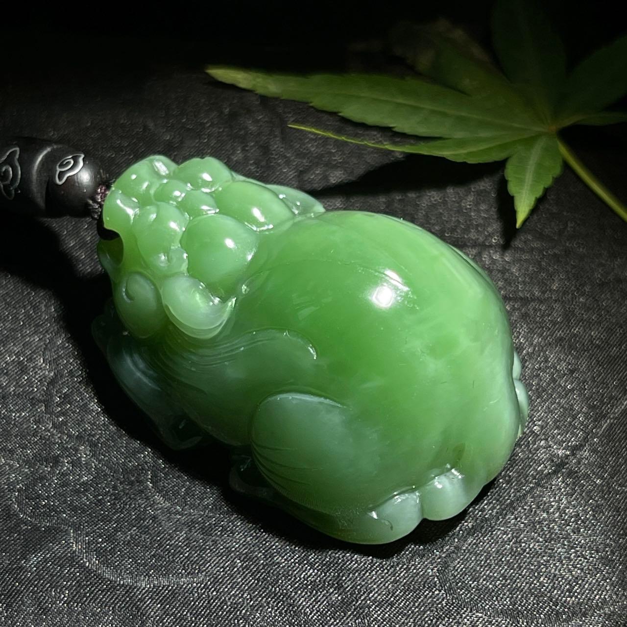 和田玉碧玉猫眼貔貅吊坠（56.5g）