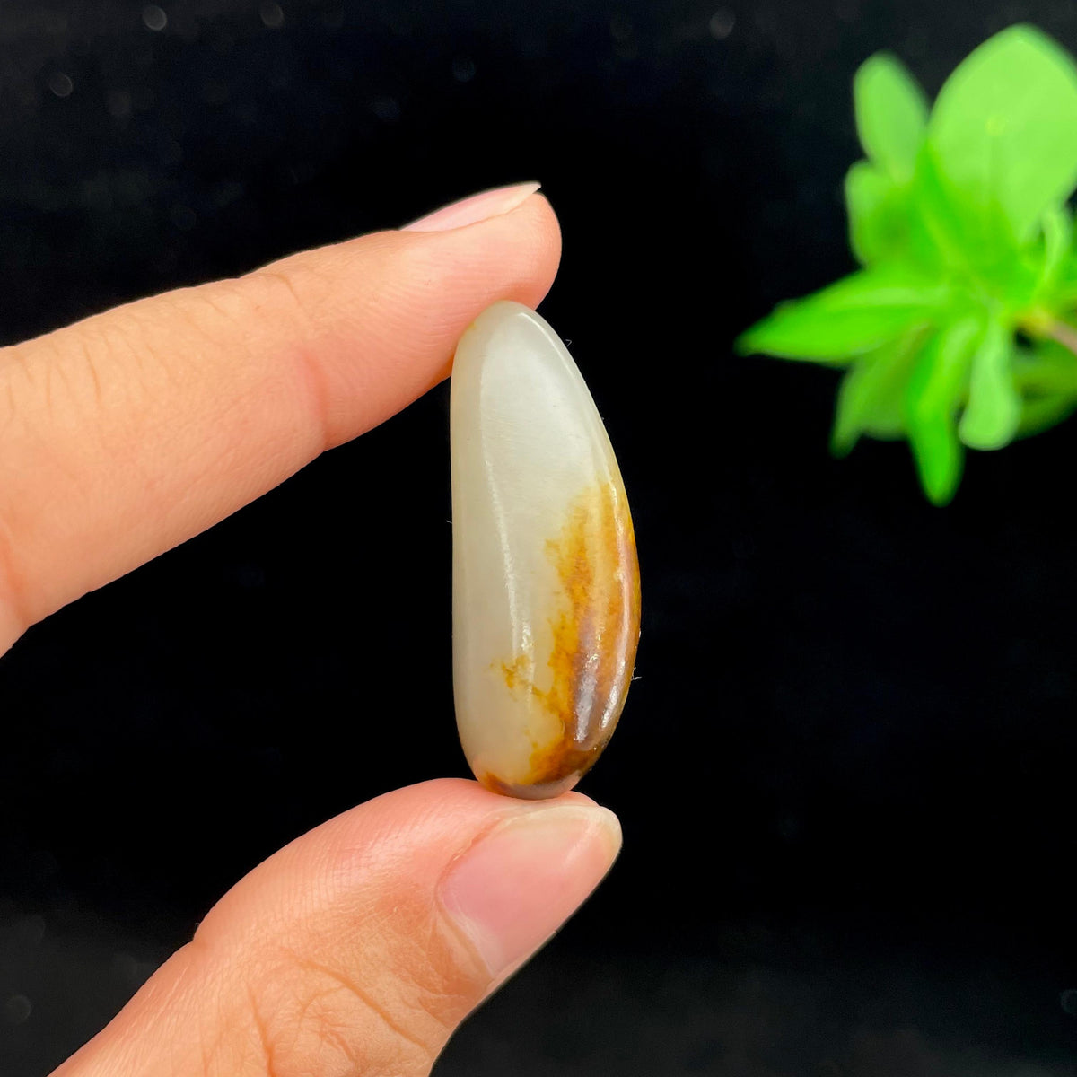 和田玉聚黄皮籽料吊坠籽（10.7g）