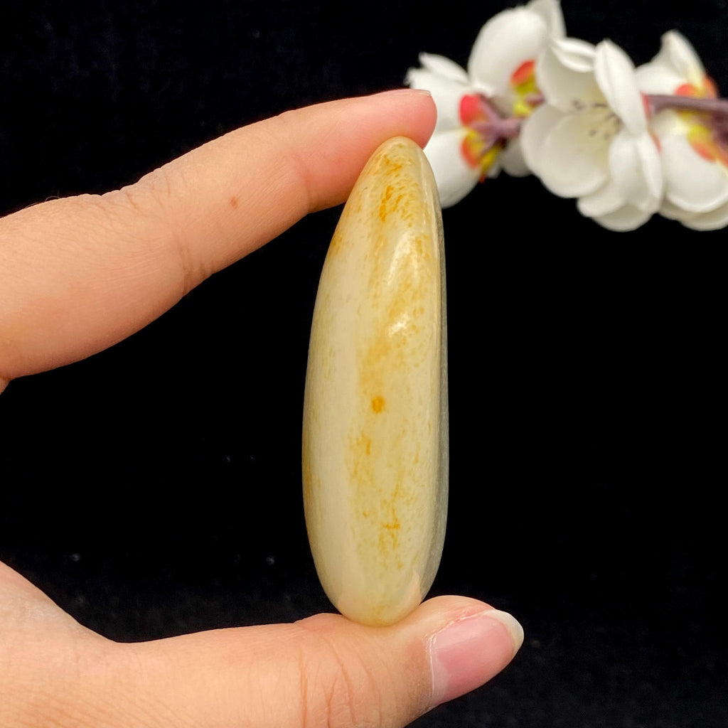 和田玉洒金皮籽料手把件（96.4g）