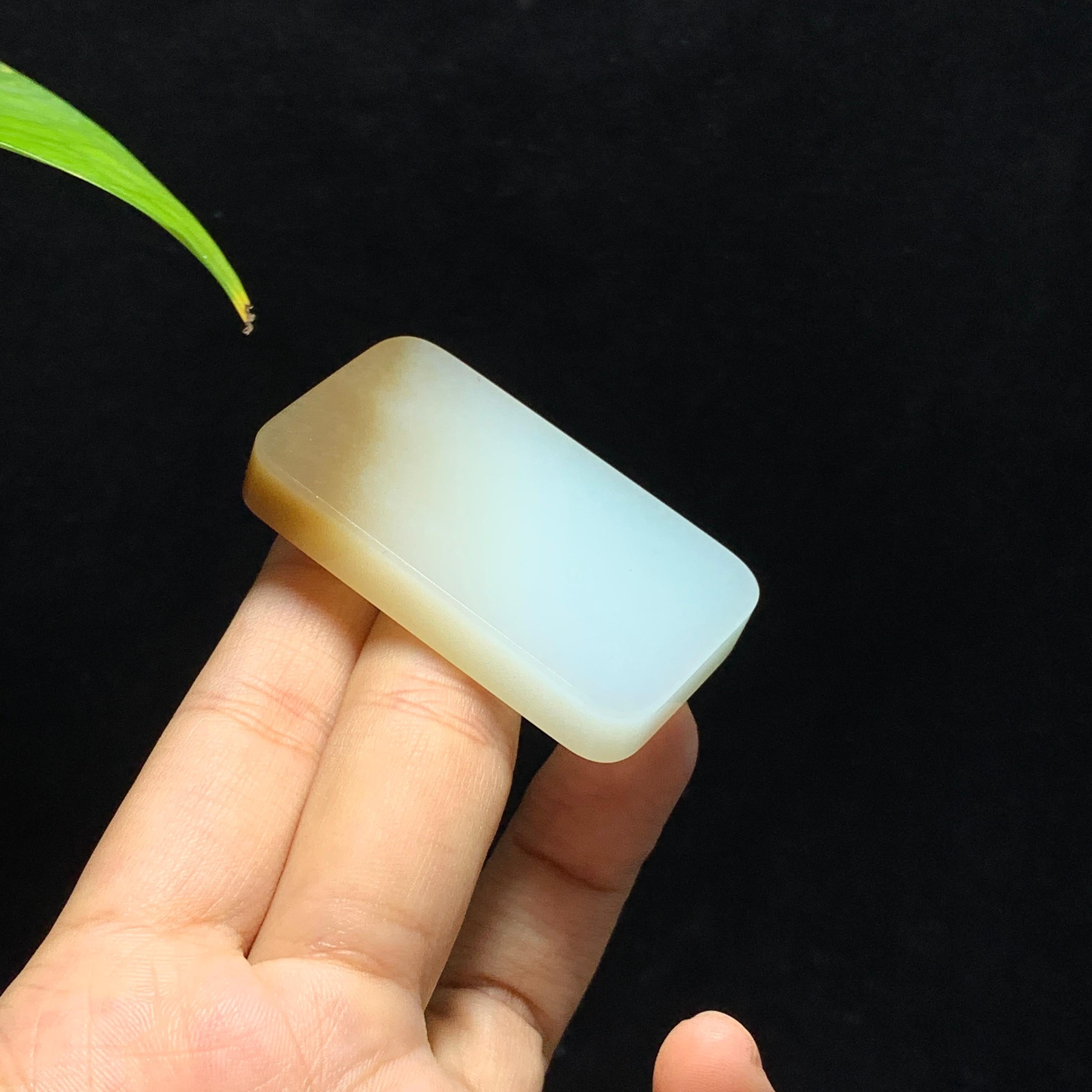 和田山料糖白玉无事牌挂件（37.2g）