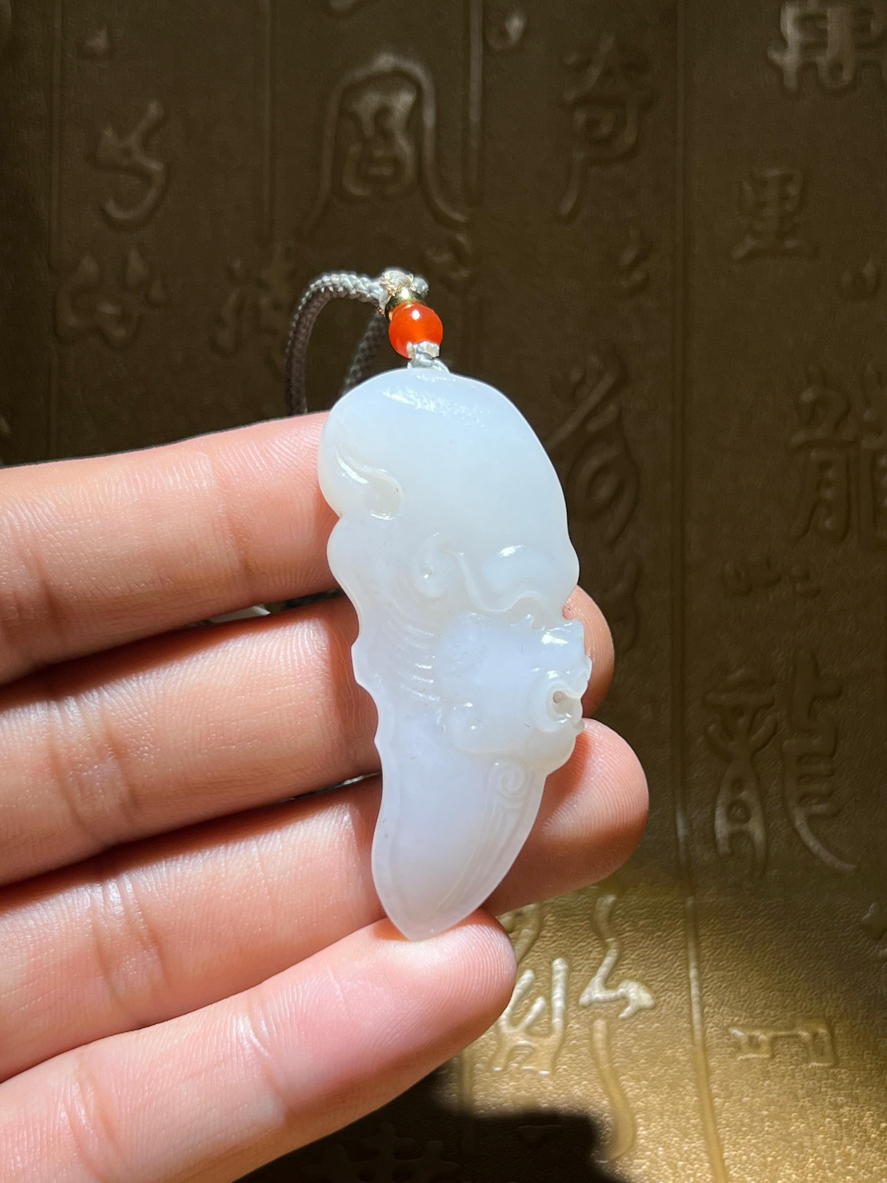 和田玉籽料龙牙（15.7g）