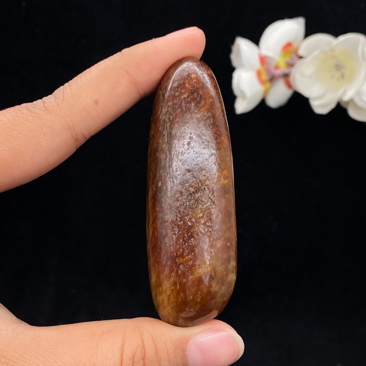 和田玉聚红皮籽料手把件（94.9g）