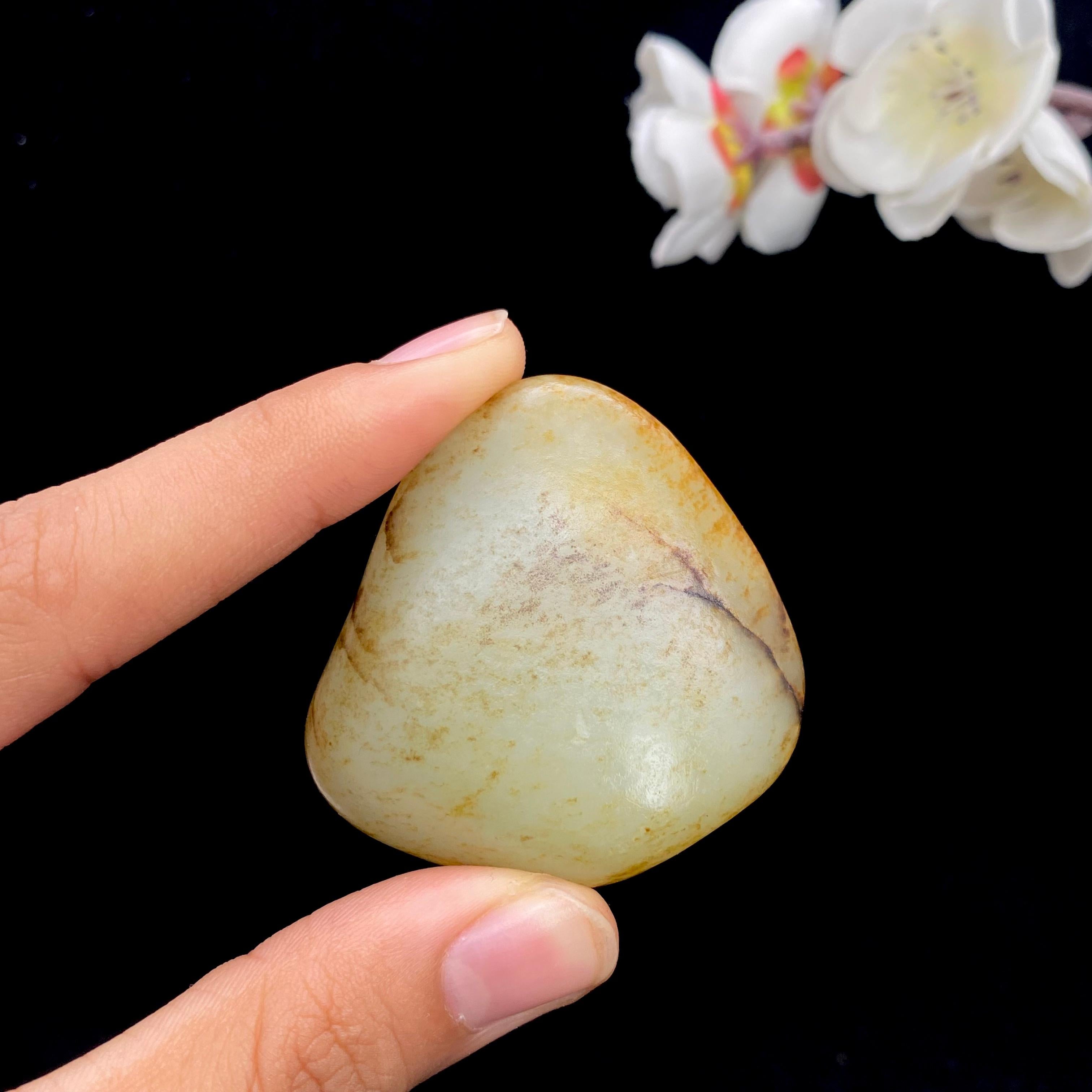 和田玉黄皮籽料大挂件（52.2g）