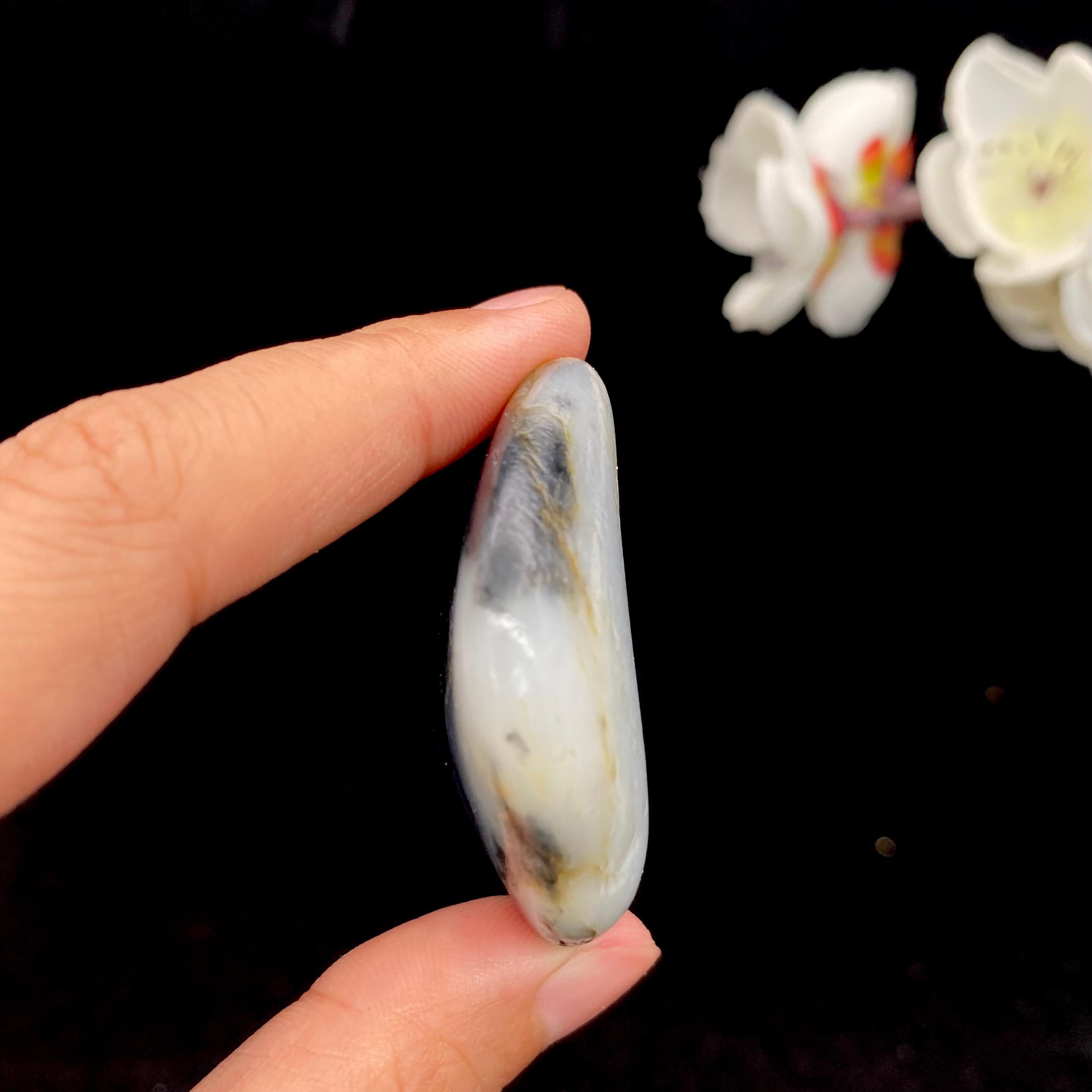 和田玉青花籽料原石（37.6g）