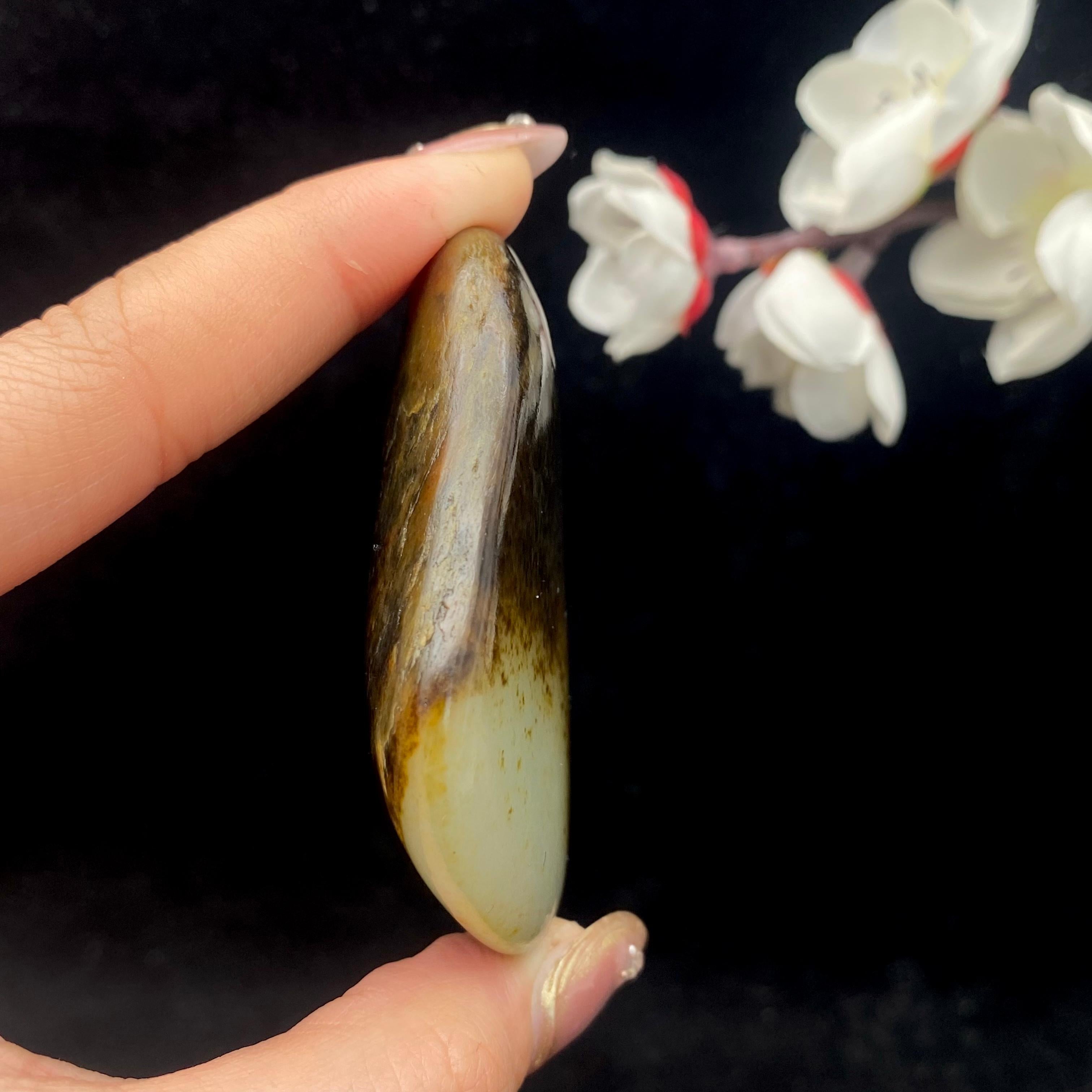 和田玉聚黑皮籽料原石（76.5g）