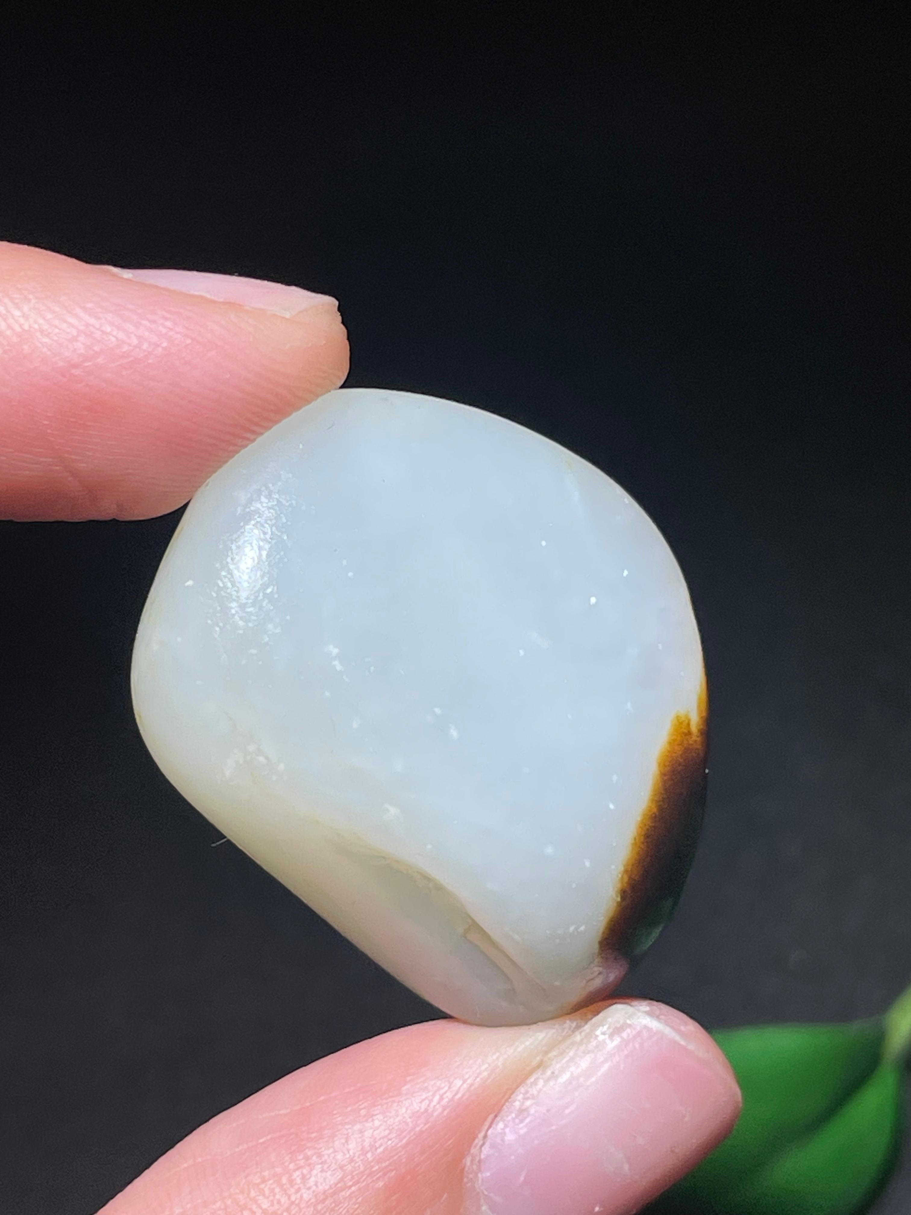 和田玉籽料白玉红皮原石（23.0g）