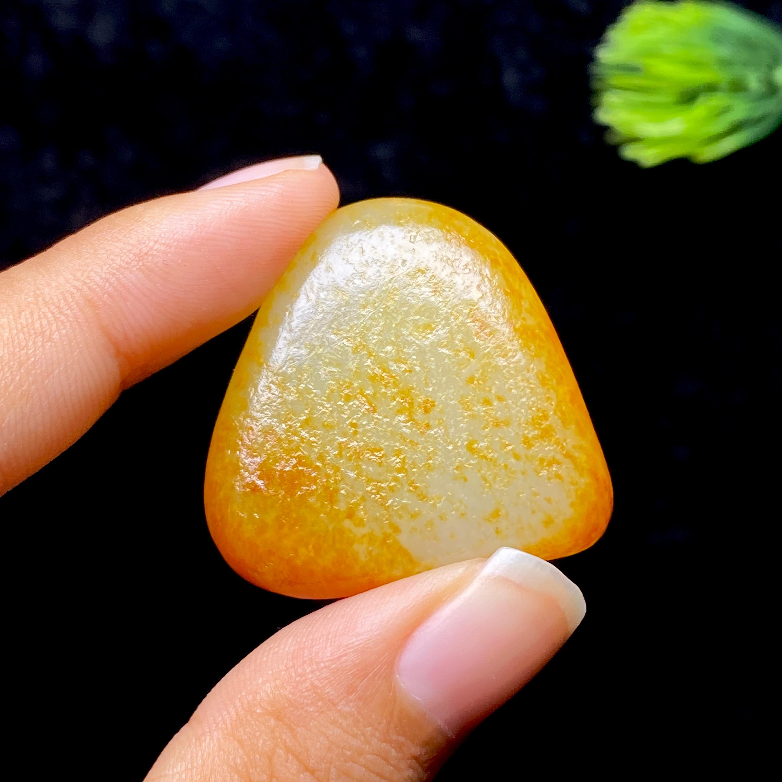 和田玉黄皮籽料（18.32g）