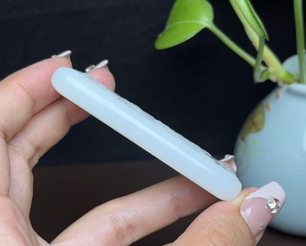 新疆和田玉米达料羊脂玉祥龙护主（54.5g）