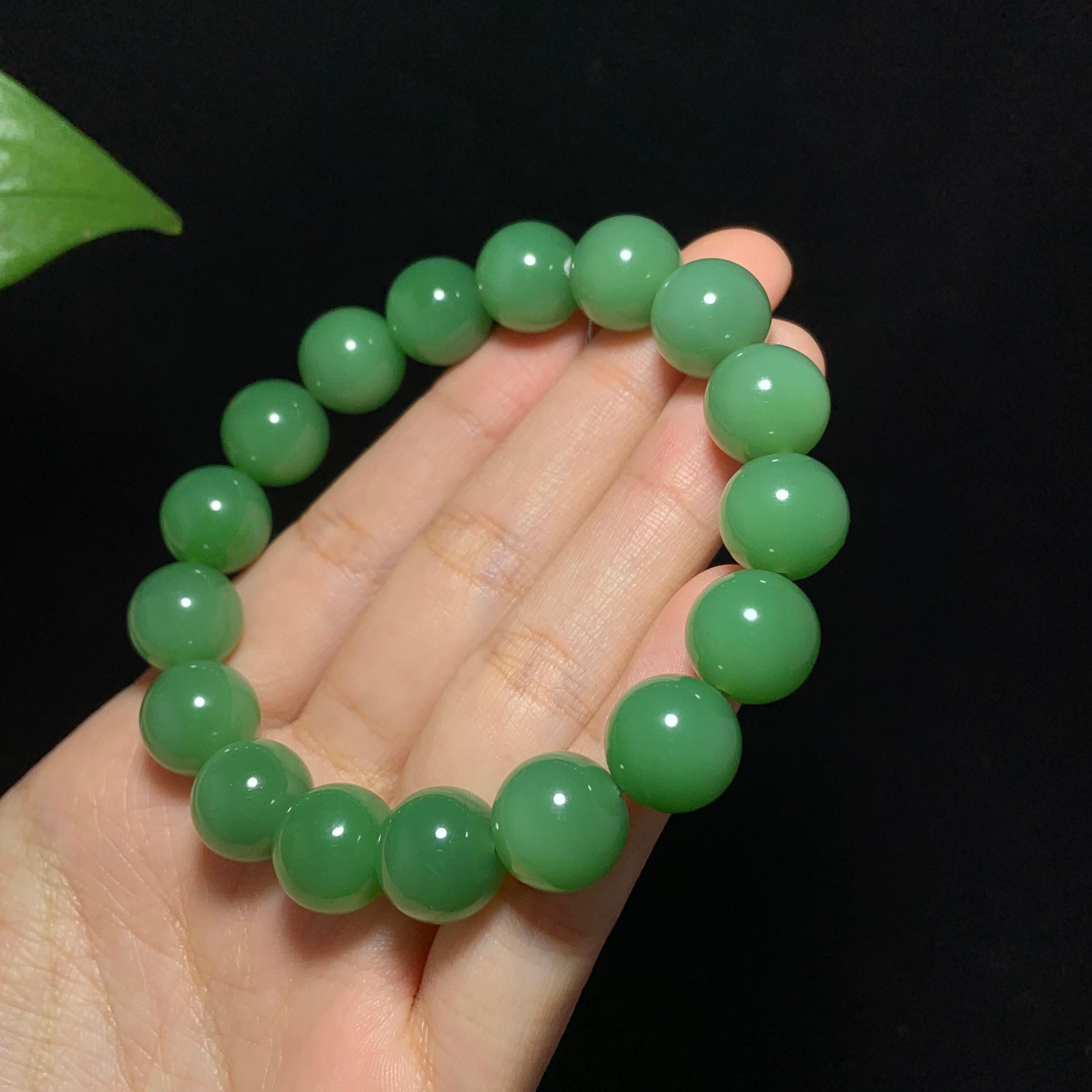 收藏级碧玉粉绿圆珠手串（48.0g）