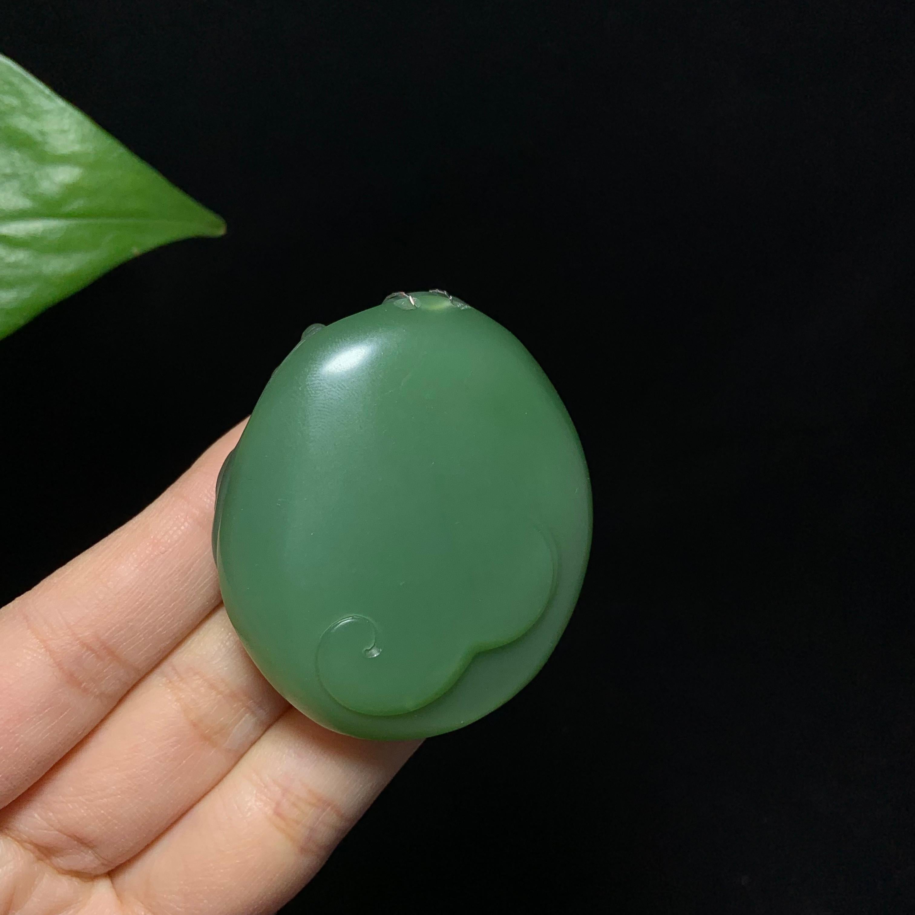 收藏级碧玉粉绿生肖龙挂件（53.0g）