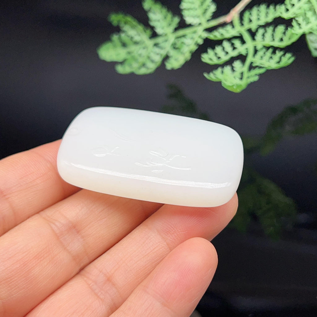 和田玉羊脂白玉莲花无事牌（31.5g）