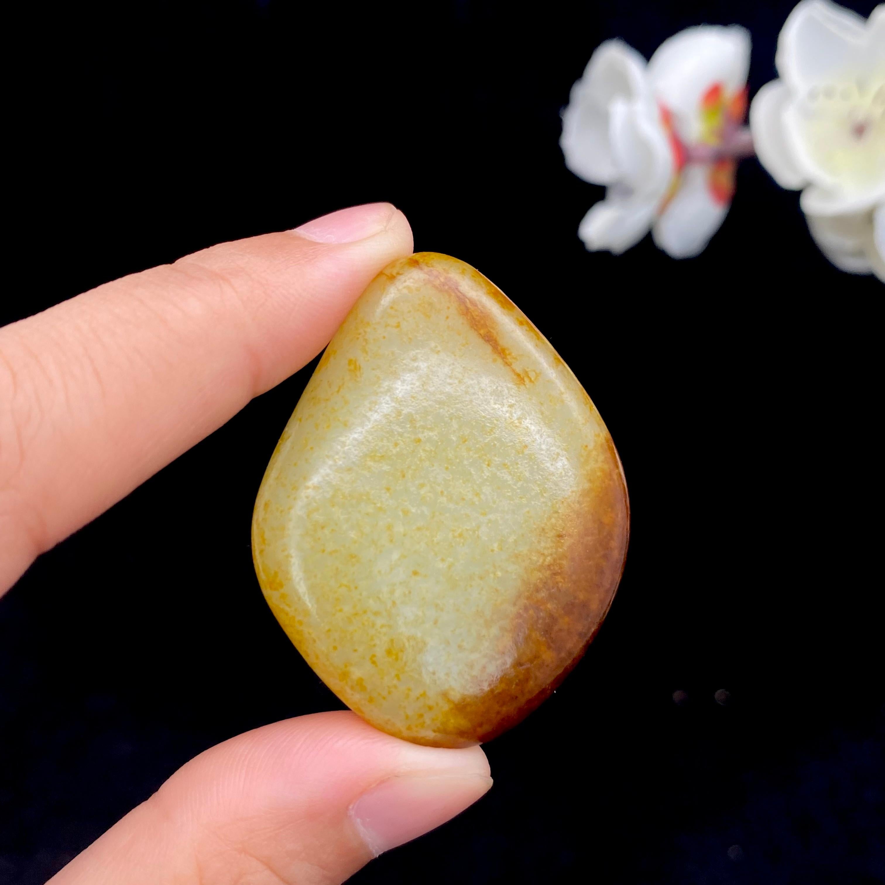 和田玉聚红皮籽料原石（26.5g）