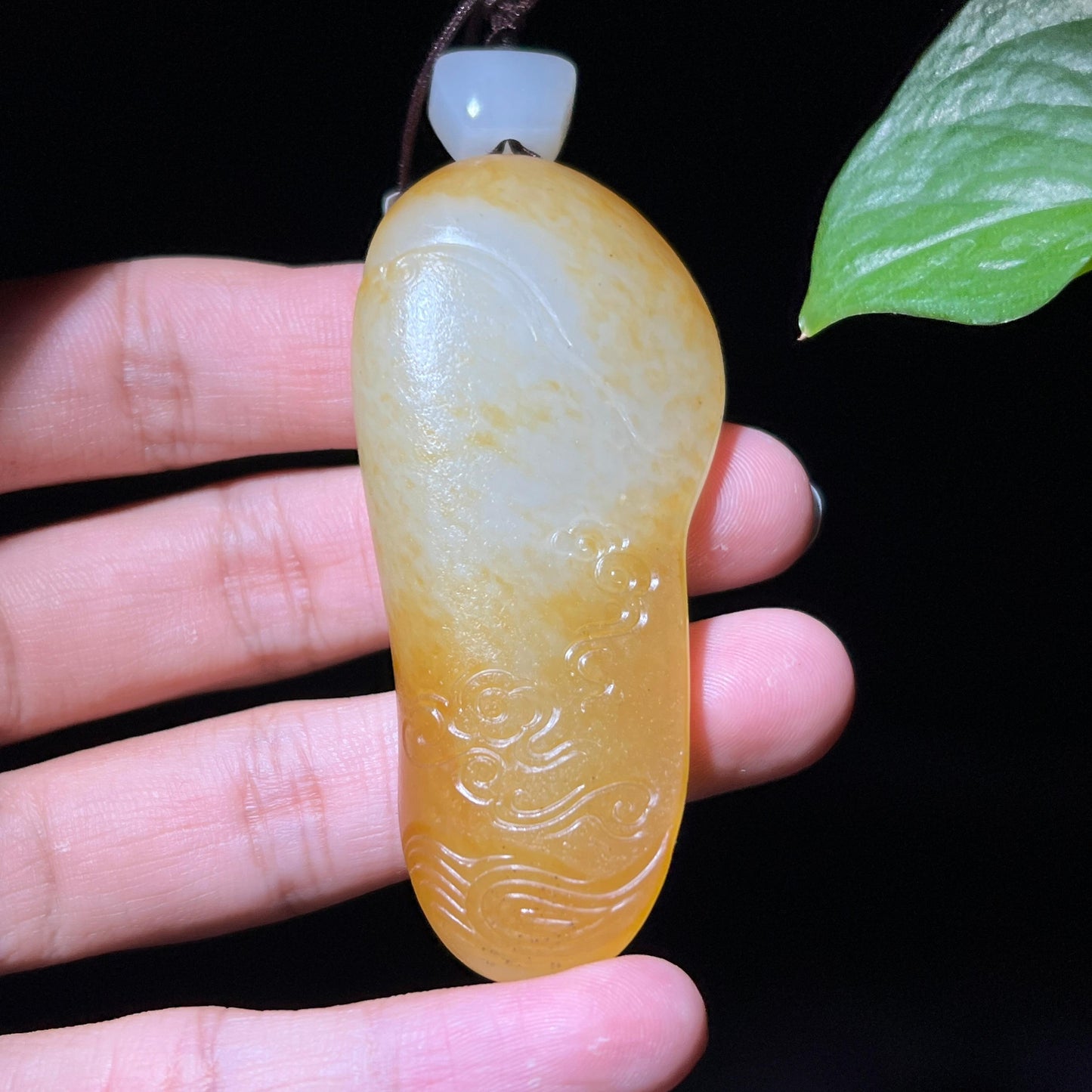 和田玉籽料洒金皮龙挂件（47.2g）