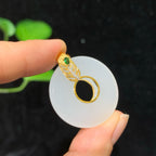 18k金羊脂白玉吊坠01023079（8.1g）