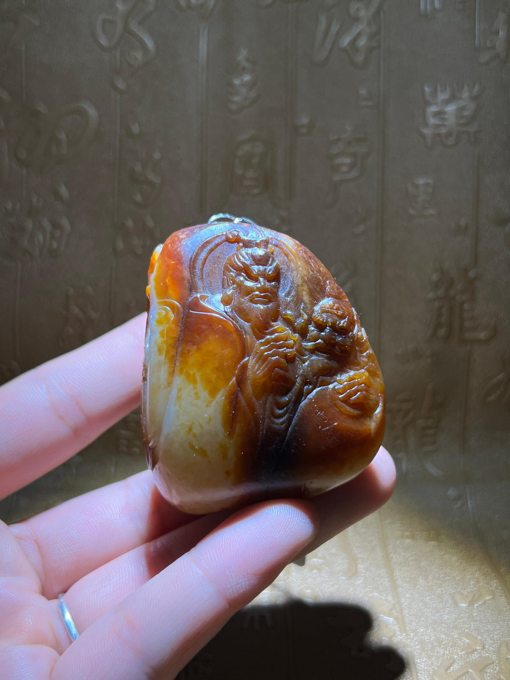 和田玉籽料桃源三结义（133.5g）