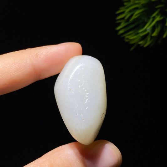 和田玉黄沁皮籽料原石（28.8g）
