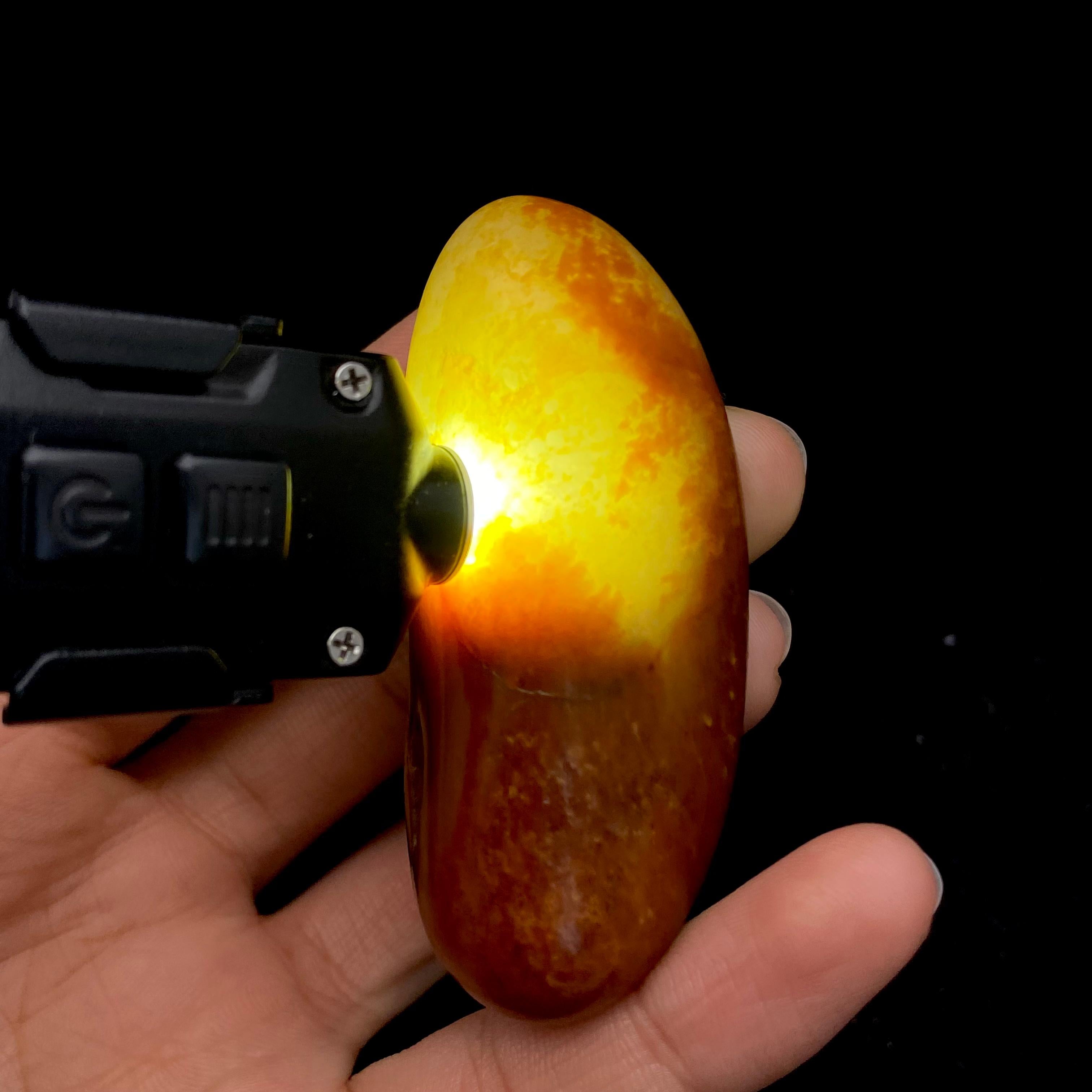 和田玉红沁皮籽料原石（79.1g）