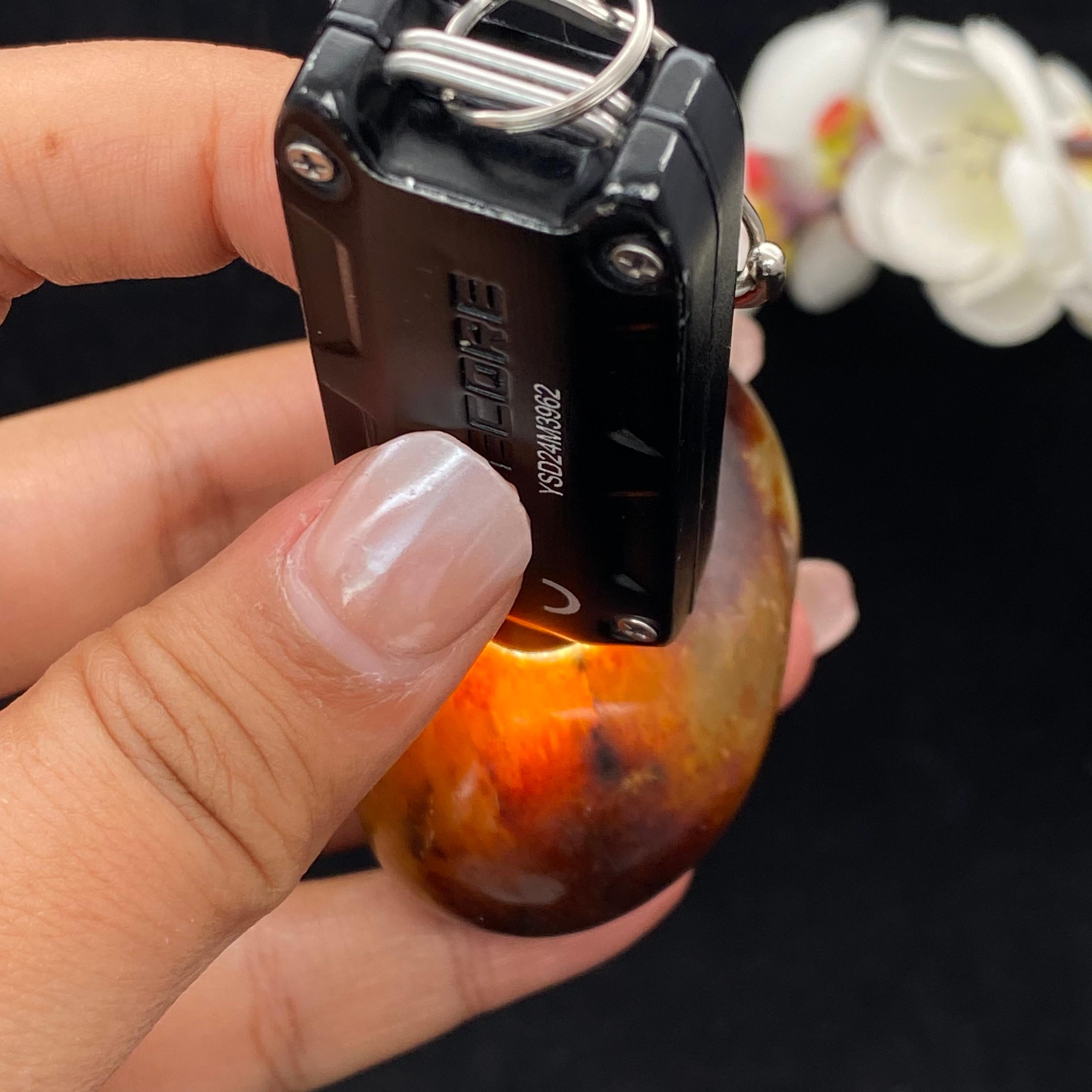 和田玉聚红皮籽料手把件（102g）