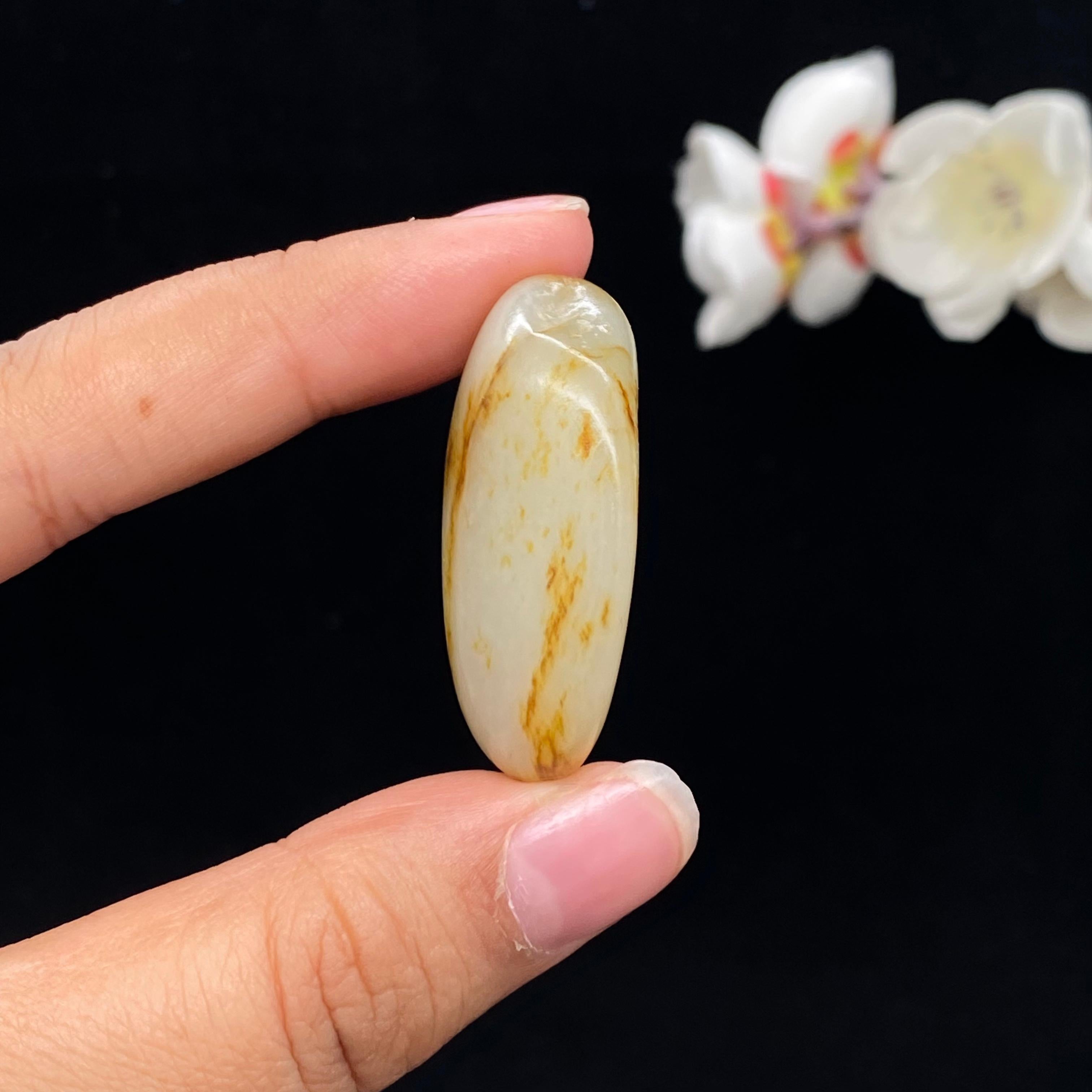 【超值推荐】 和田玉秋梨皮籽料挂件（26.7g）