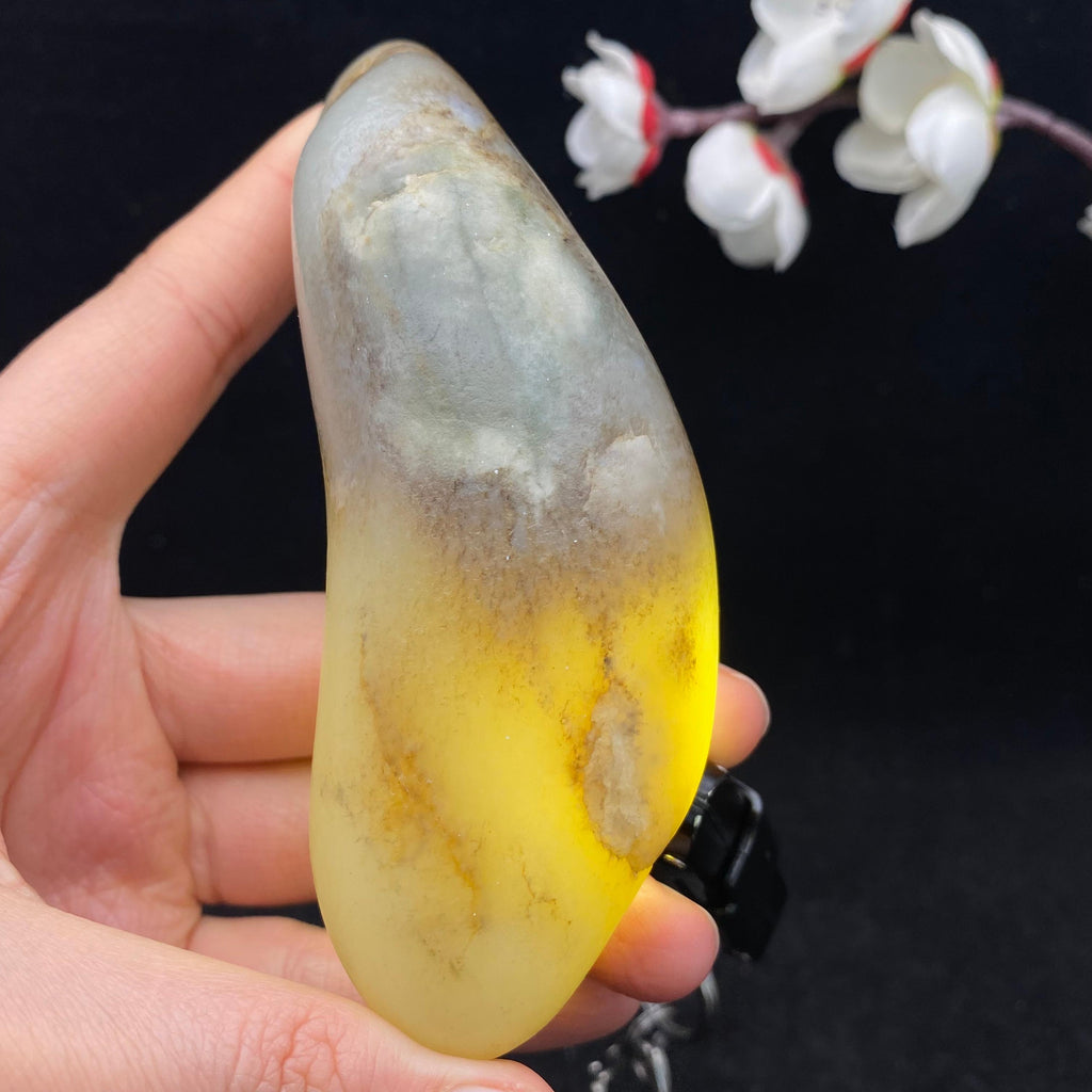 和田玉秋梨皮籽料手把件（215.8g）
