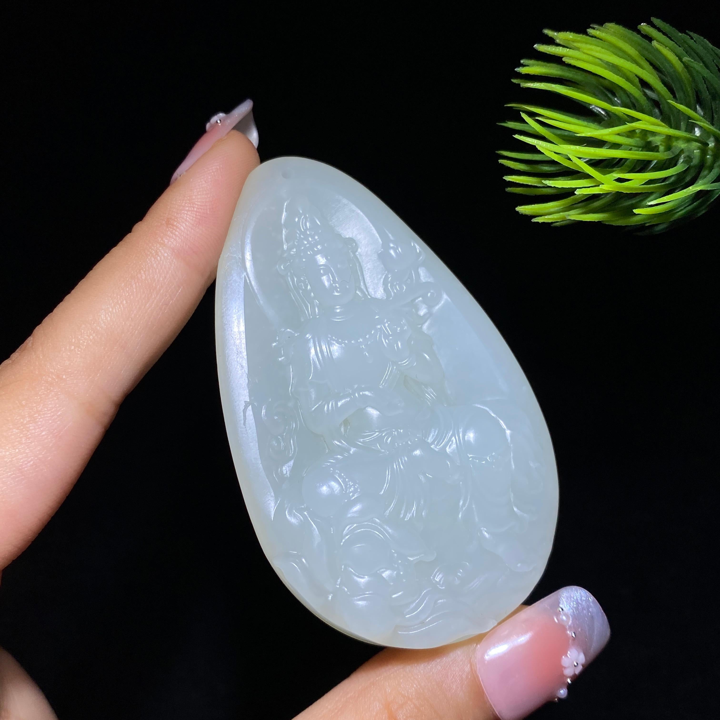 和田玉籽料大势至菩萨（60.9g）