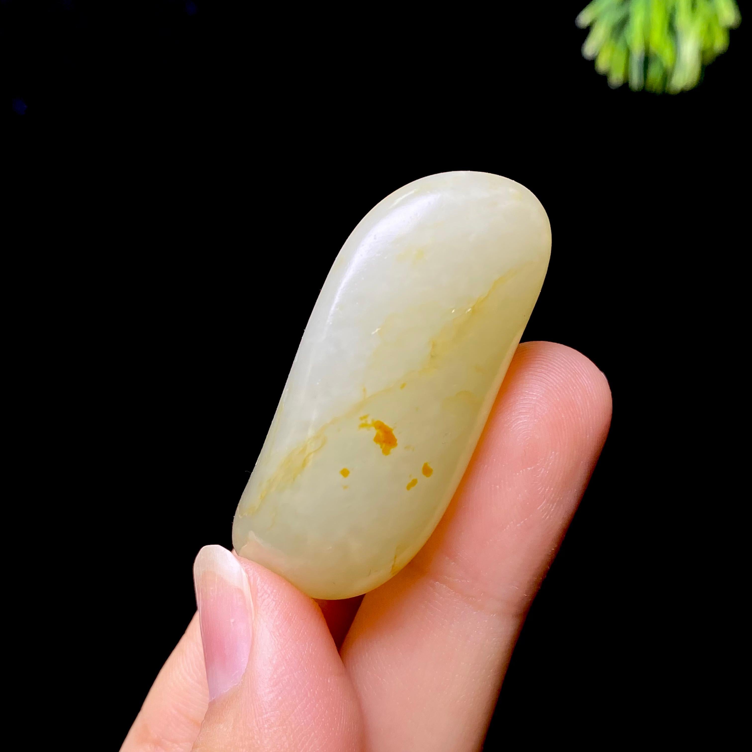 和田玉洒金皮籽料挂件（31.79g）