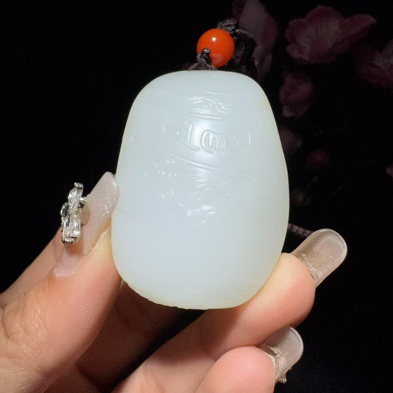 和田玉籽料挂件观音头像（55.2g）