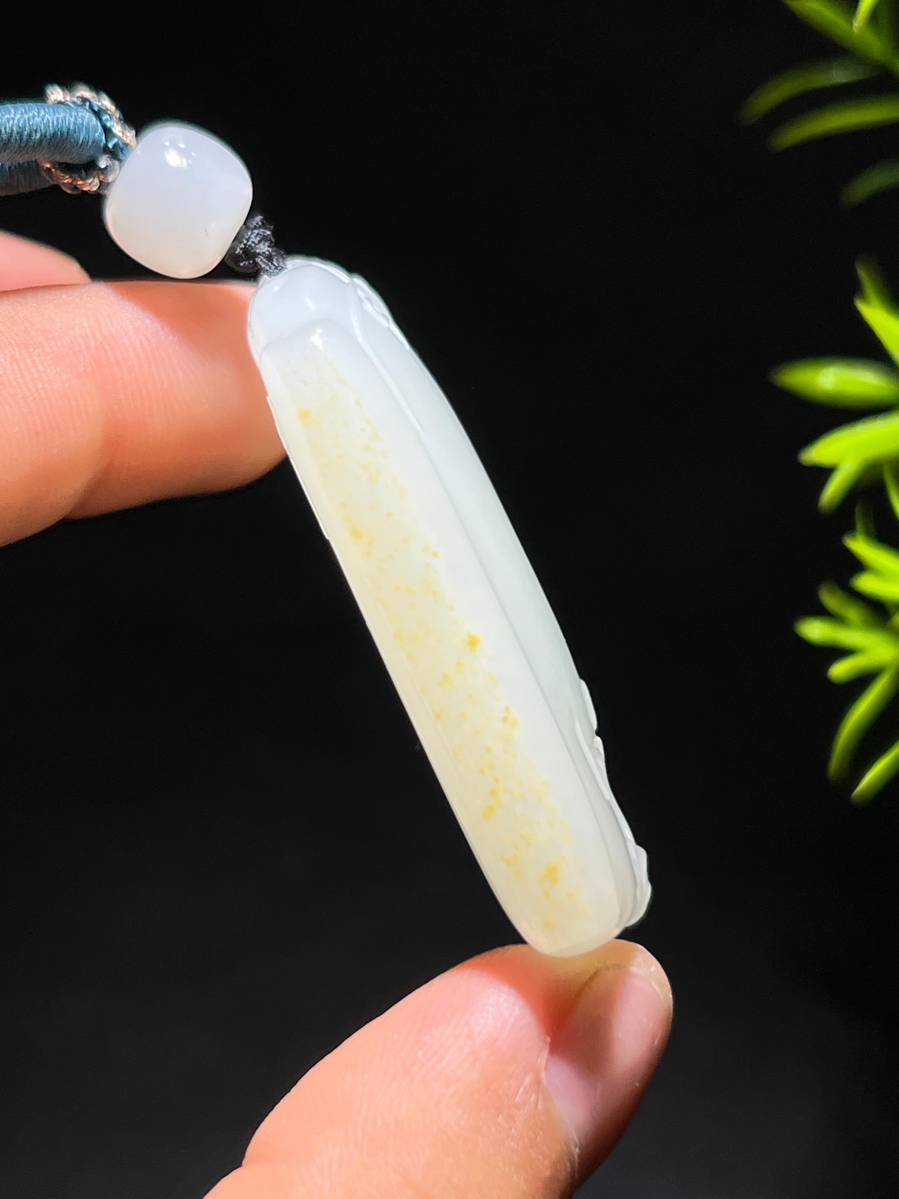 和田籽料白玉兽面无事牌（38.1g）